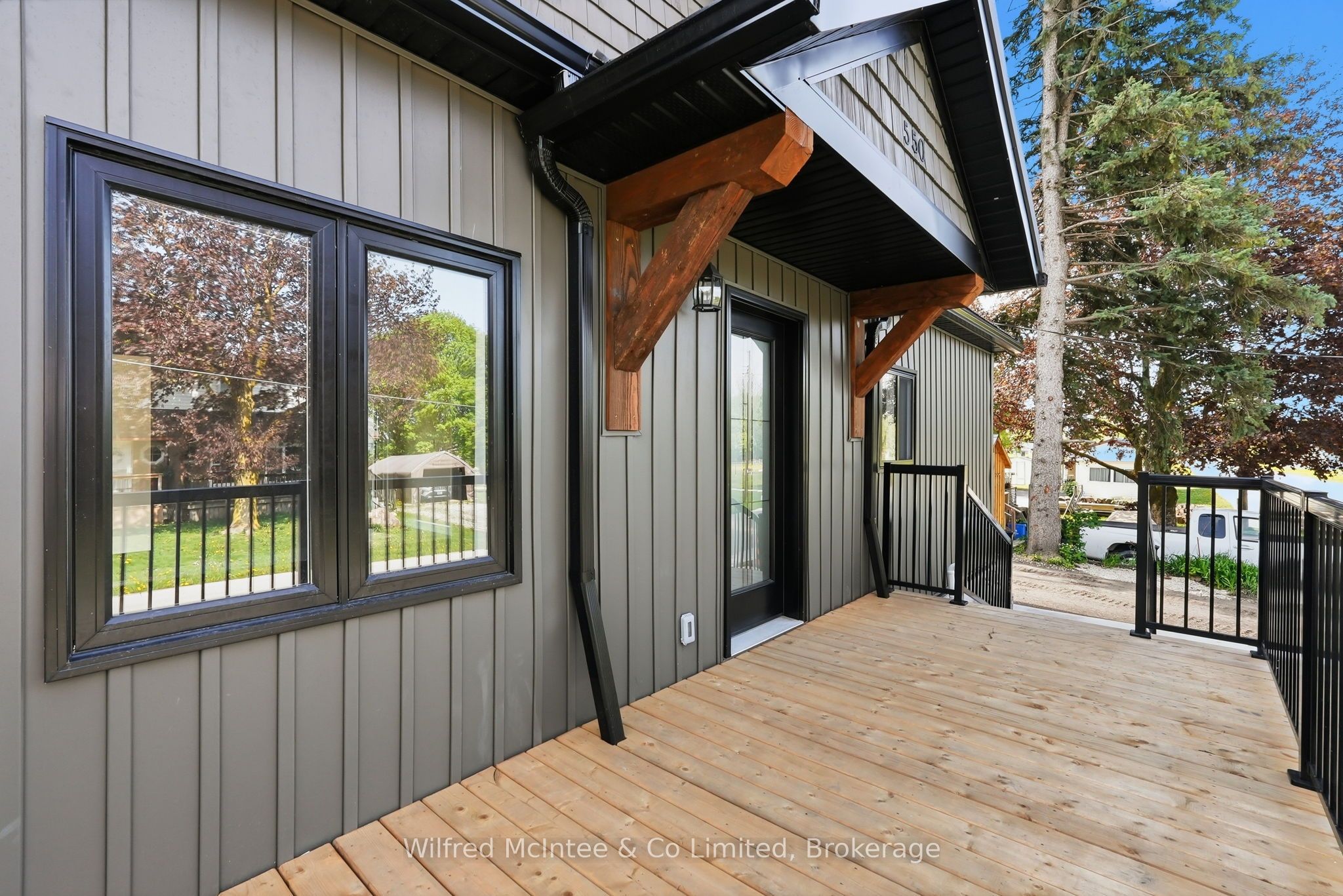 550 Wellington Street, Minto, ON N4W 3G9 photo 2