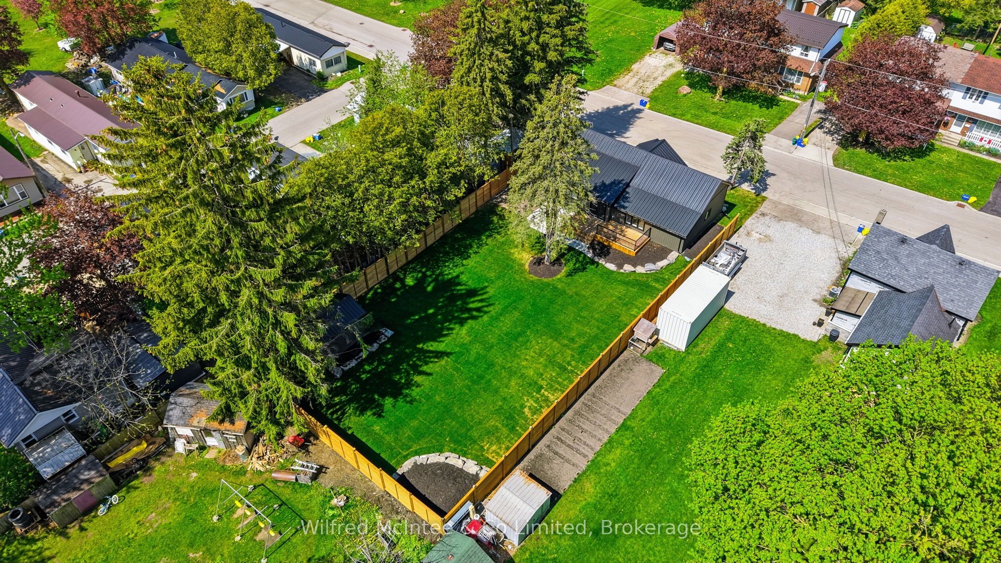 550 Wellington Street, Minto, ON N4W 3G9 photo 4