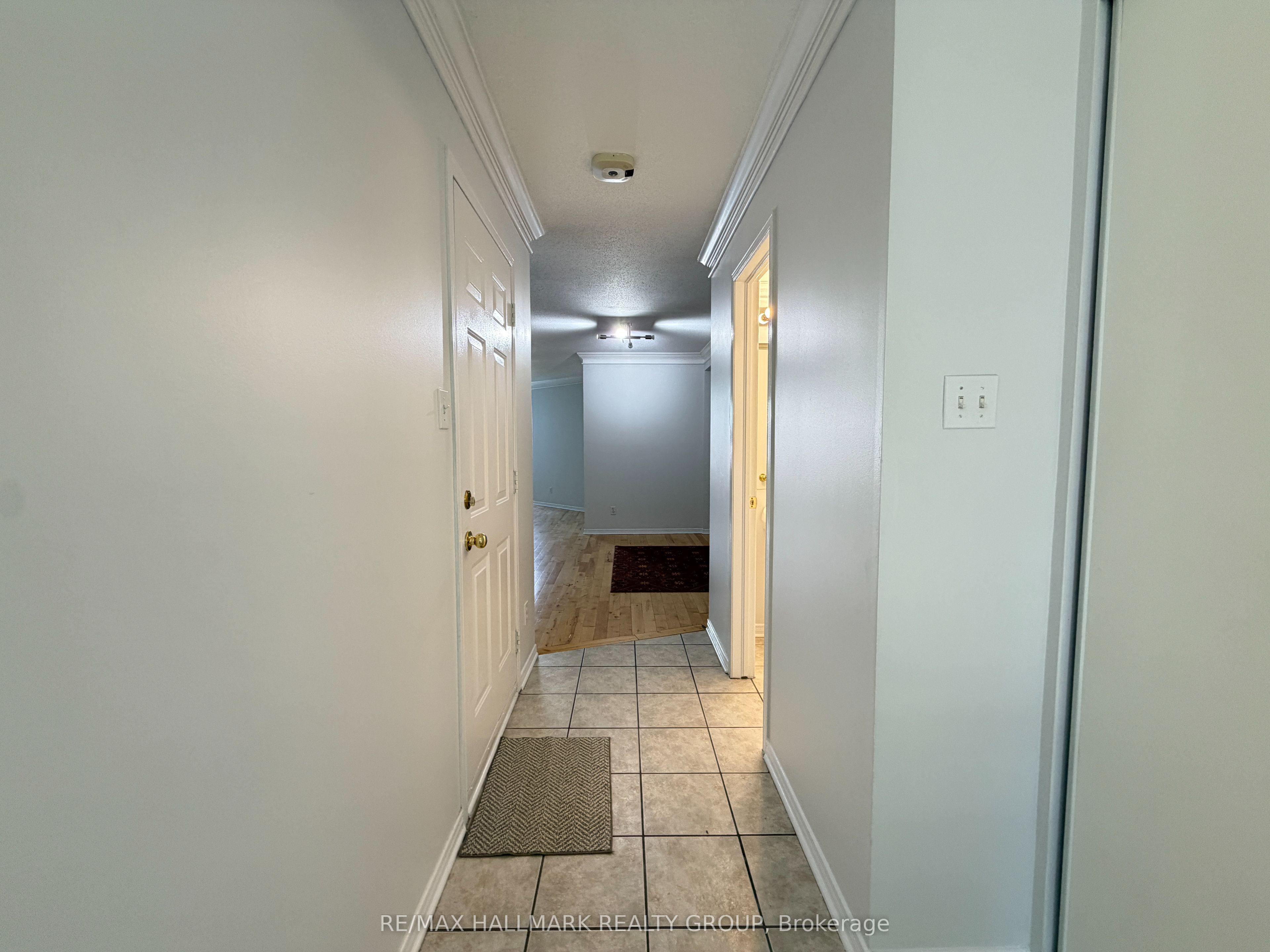 230 Westvalley Private, Billings Bridge - Riverside Park and Area, ON K1V 2B5 photo 2