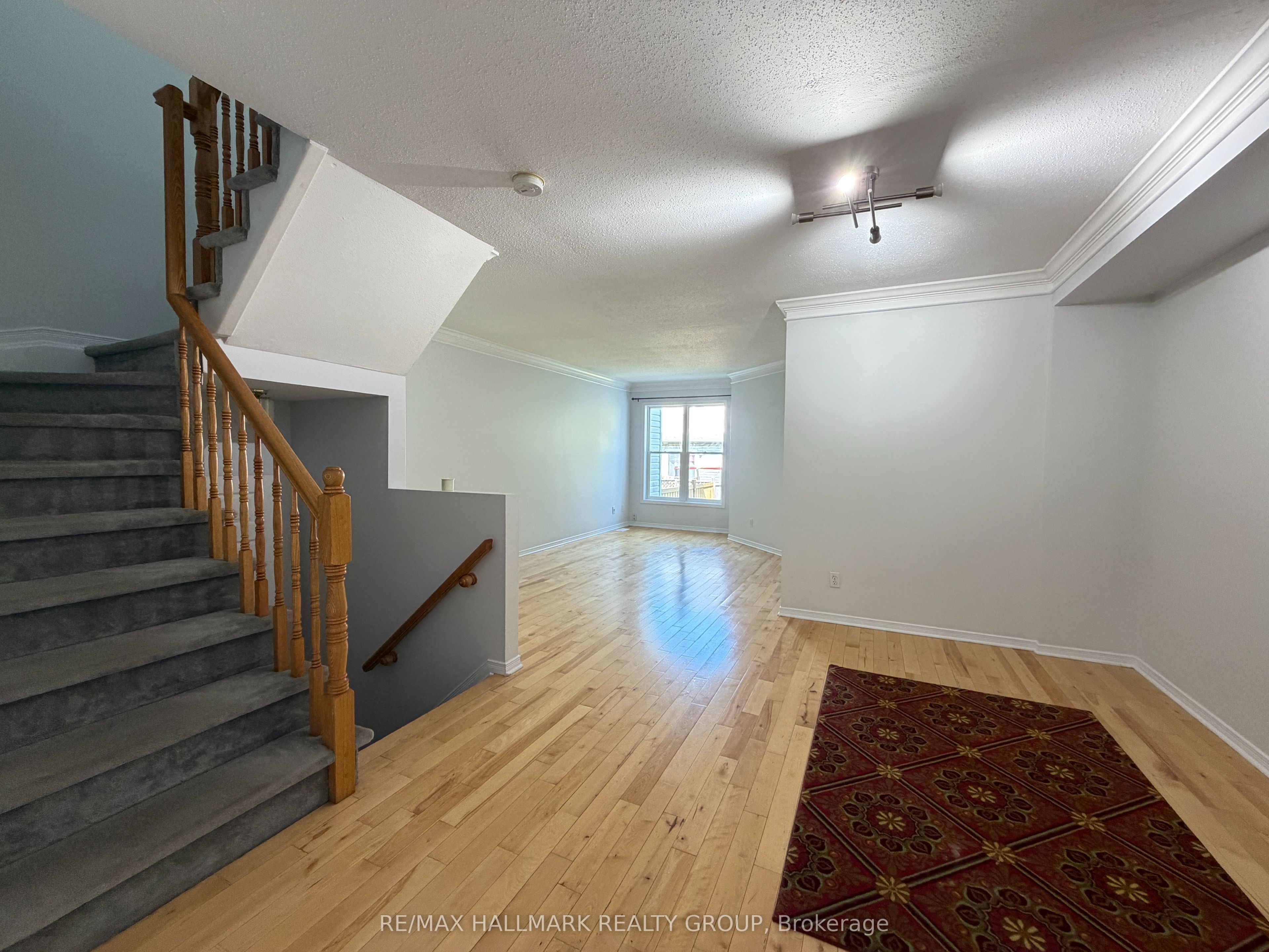 230 Westvalley Private, Billings Bridge - Riverside Park and Area, ON K1V 2B5 photo 4