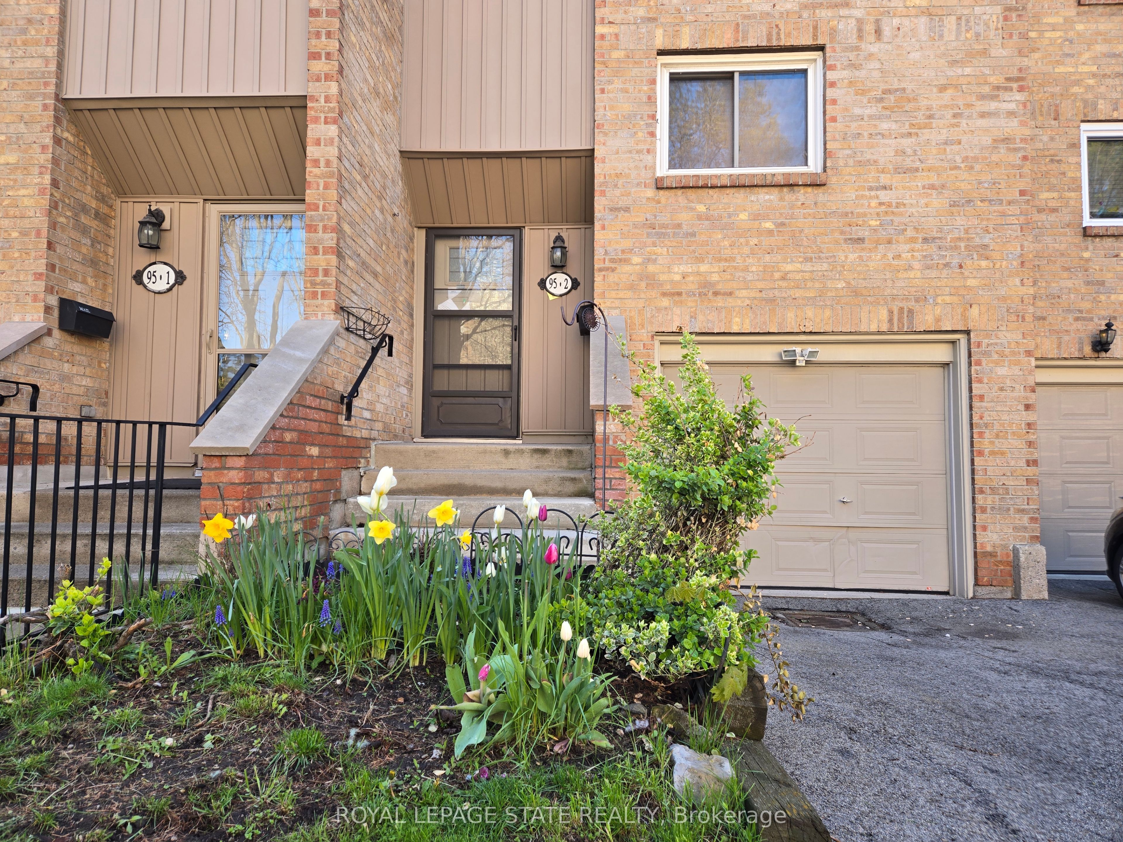 95 Fonthill Road 2, Hamilton, ON L8V 4Z7 photo 2