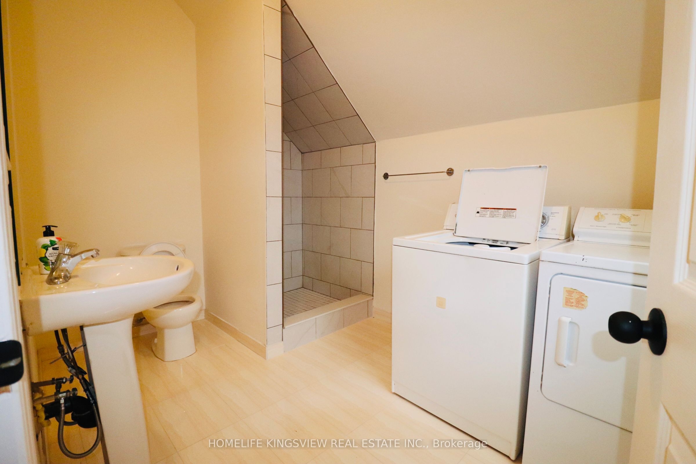 647 Talbot Street A, St. Thomas, ON N5P 1C9 photo 4