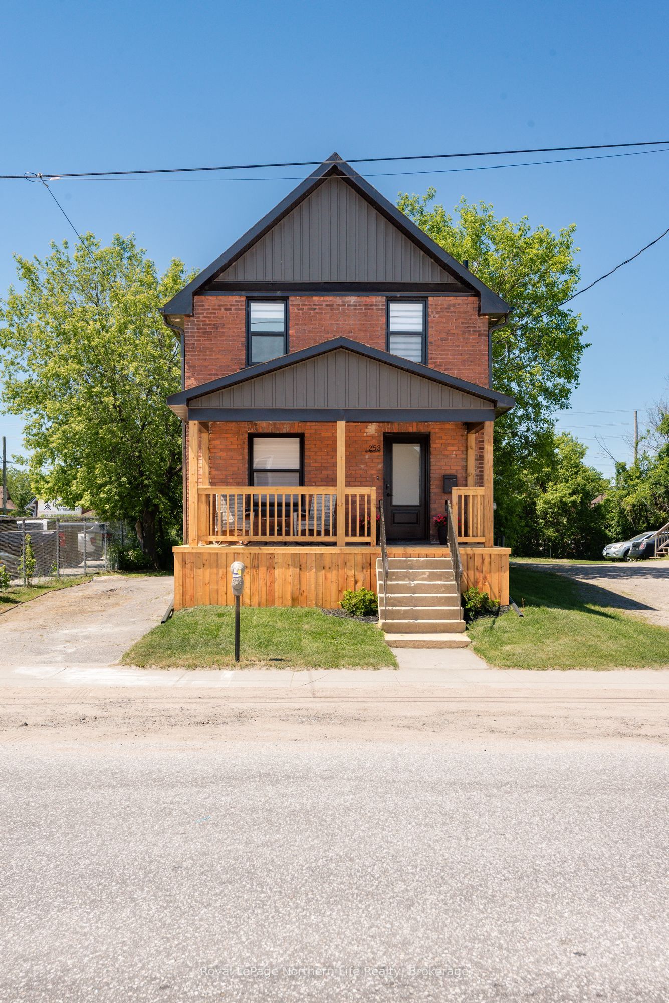 253 Second Avenue W, North Bay, ON P1B 3L1