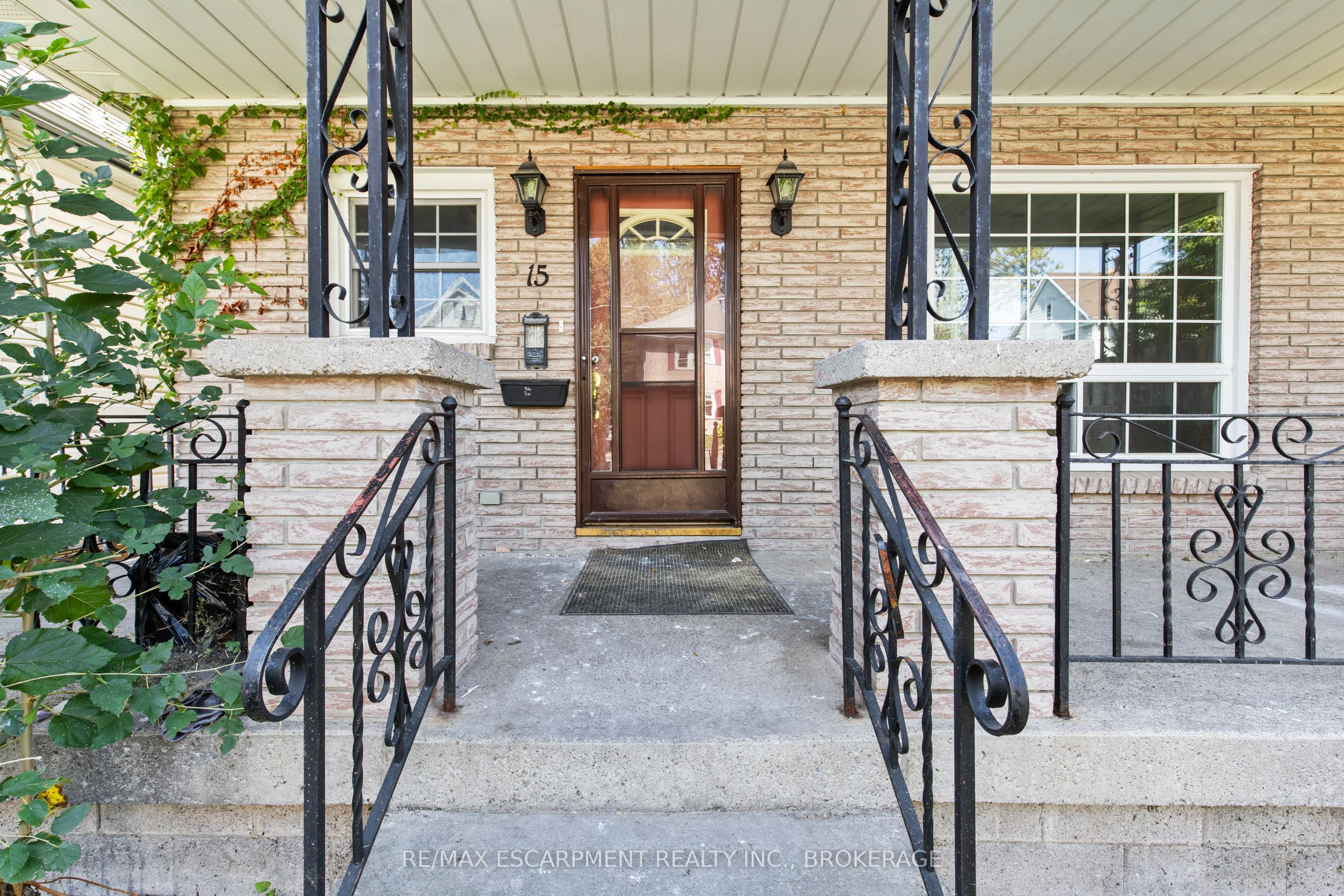 15 MCCORMICK Street Upper, Welland, ON L3C 4L8 photo 3