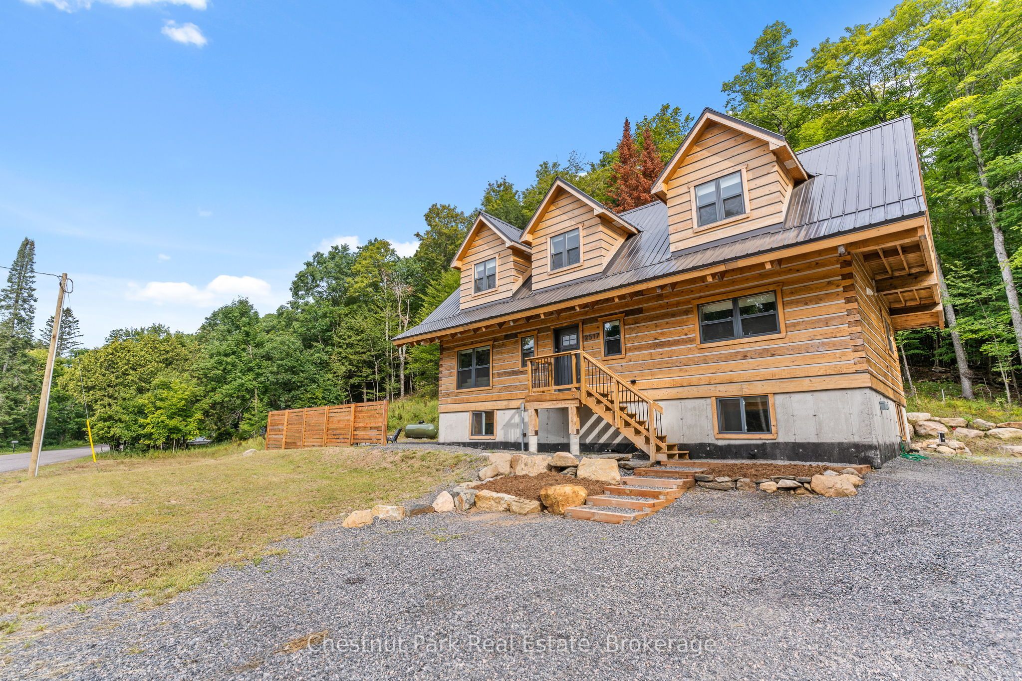 2517 North Shore Road, Algonquin Highlands, ON K0M 1S0 photo 2