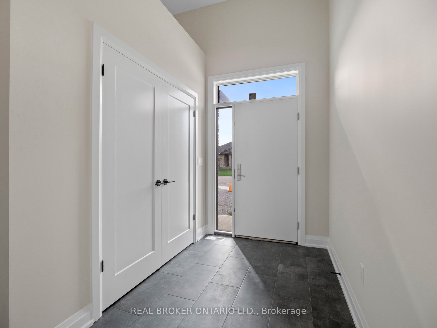 118 Willowbrook Drive, Welland, ON L3C 0G2 photo 3