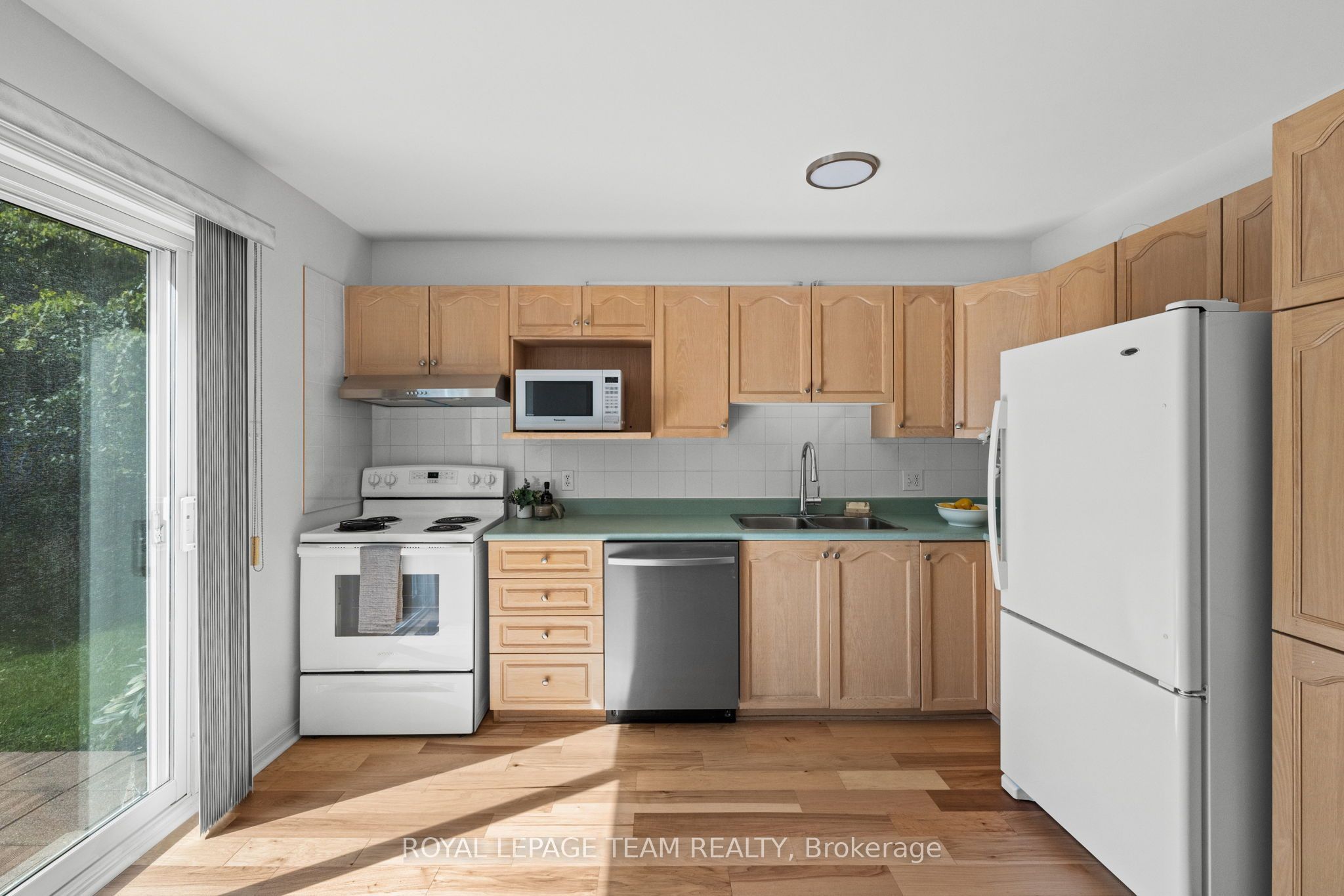 77 Sherring Court, Kanata, ON K2K 2T1 photo 4