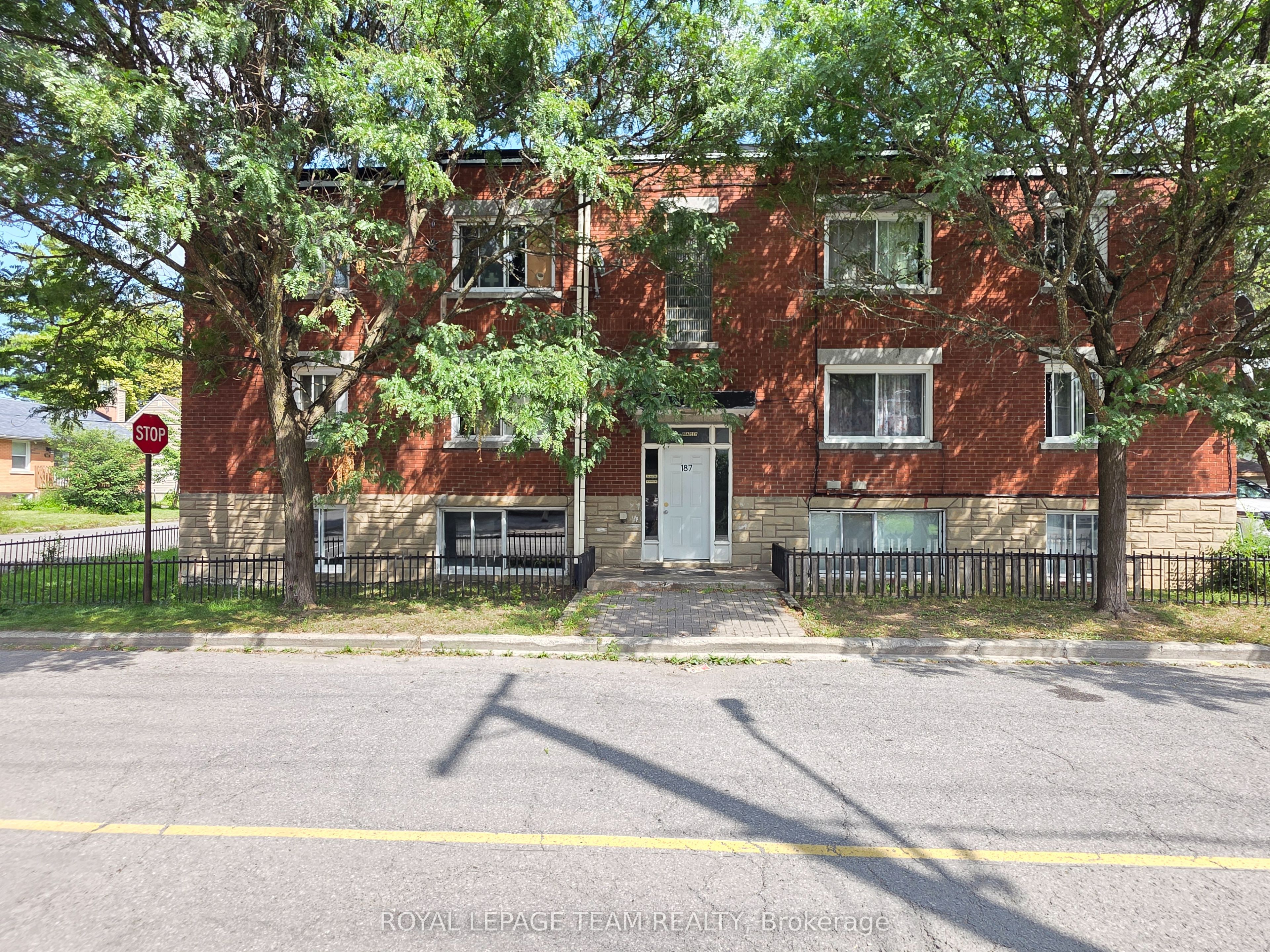187 Bradley Avenue 2, Vanier and Kingsview Park, ON K1L 7E1