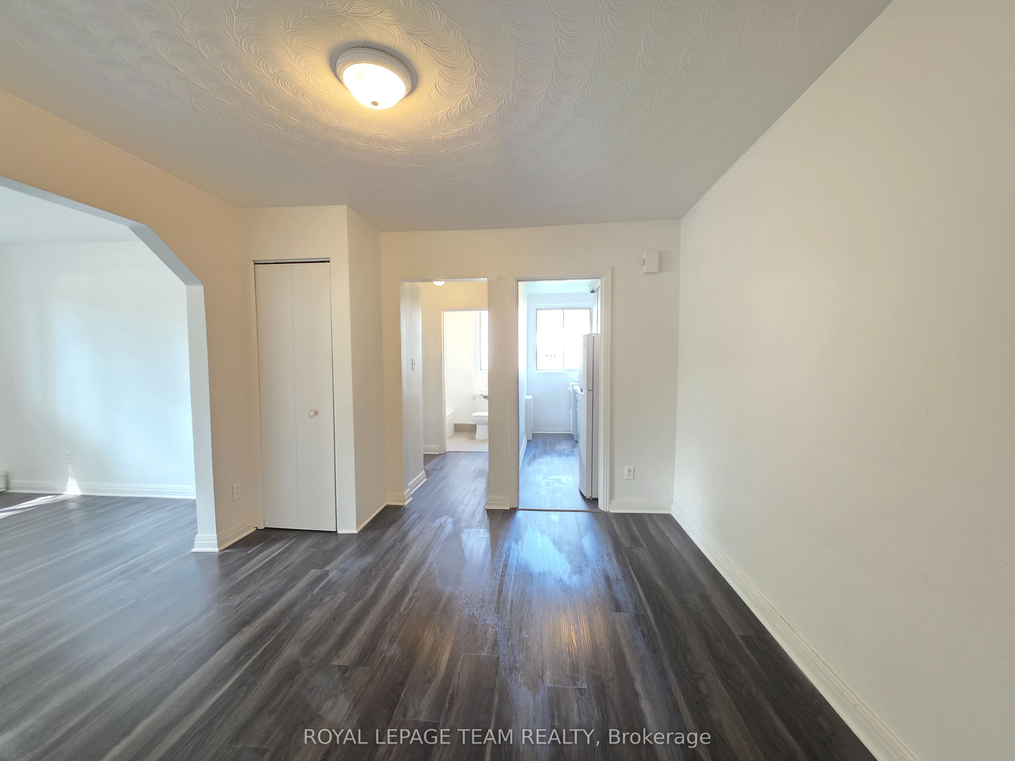 187 Bradley Avenue 2, Vanier and Kingsview Park, ON K1L 7E1 photo 2