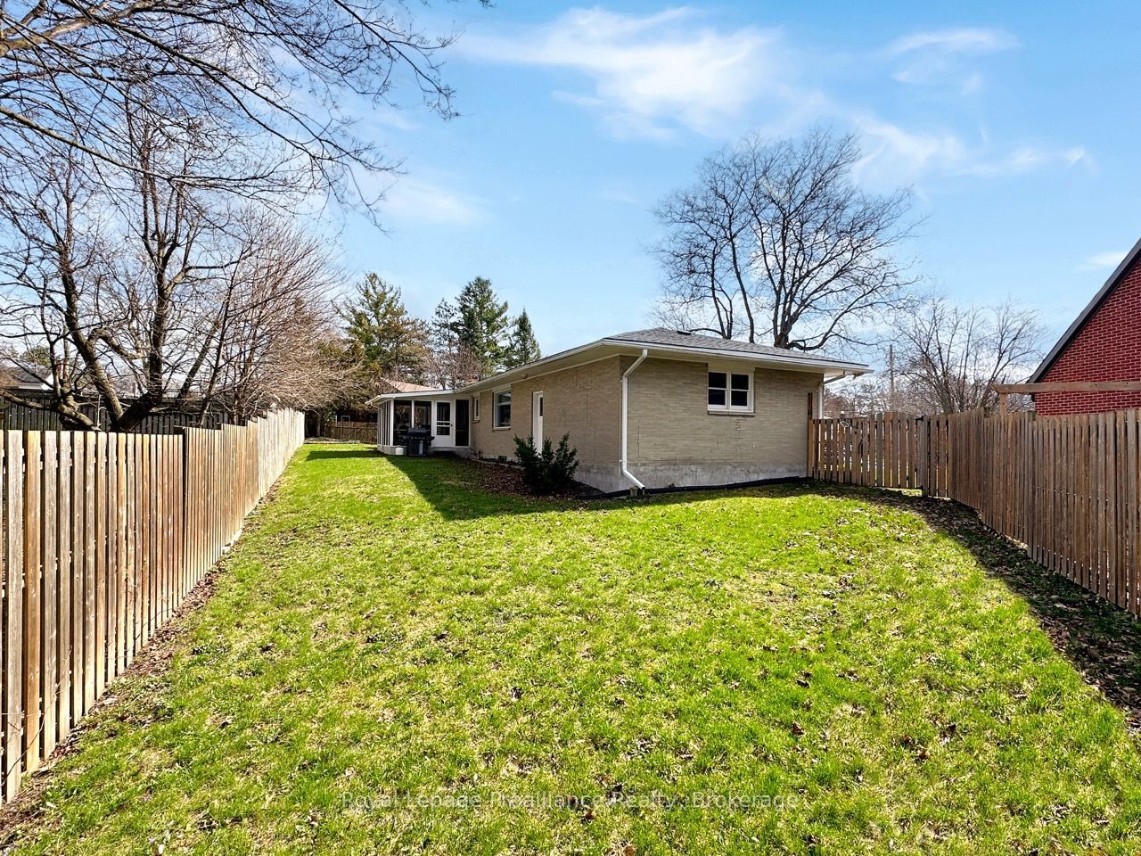 7 Eastwood Park Drive, Belleville, ON K8N 1W3 photo 3
