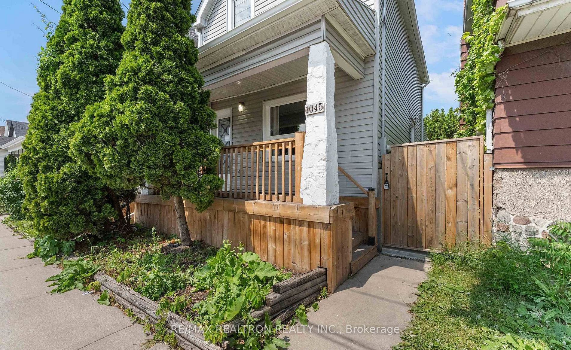 1045 Cannon Street E 1, Hamilton, ON L8L 2H4 photo 3