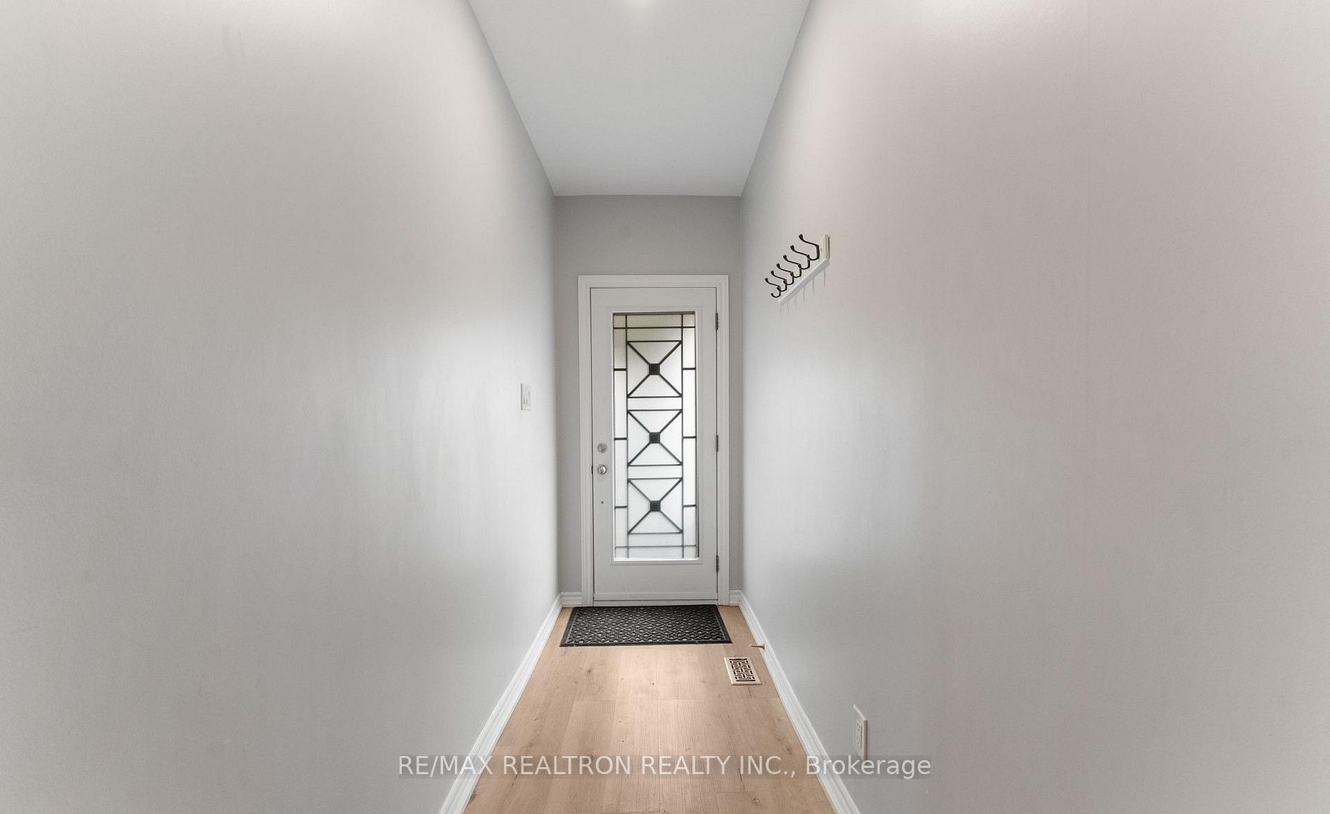 1045 Cannon Street E 1, Hamilton, ON L8L 2H4 photo 5