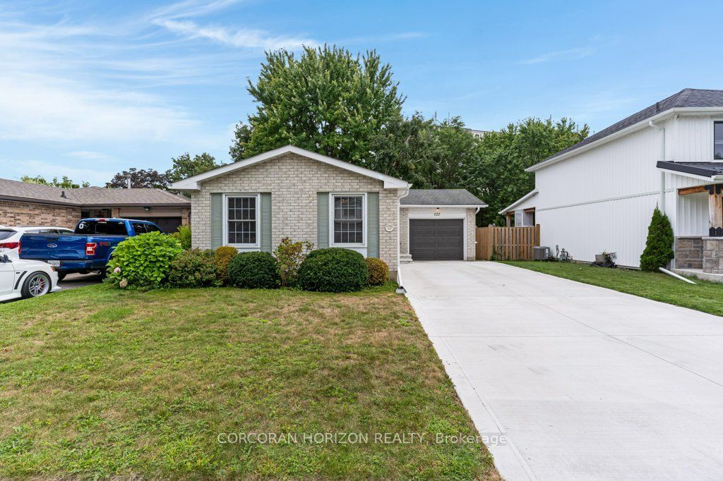 122 Foxridge Drive, Cambridge, ON N3C 3M8