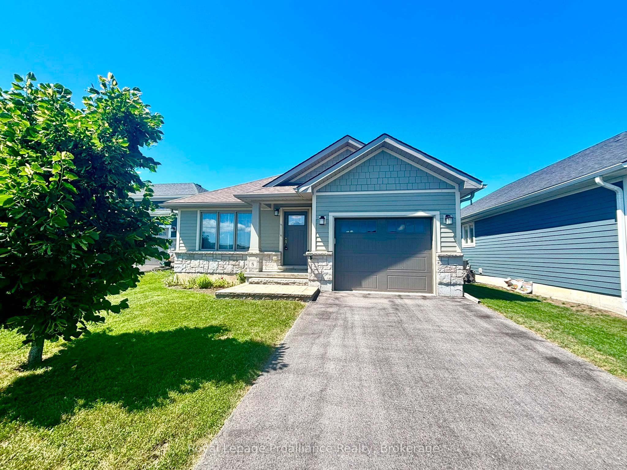 8 Tessa Boulevard, Belleville, ON K8N 4Z5 photo 2