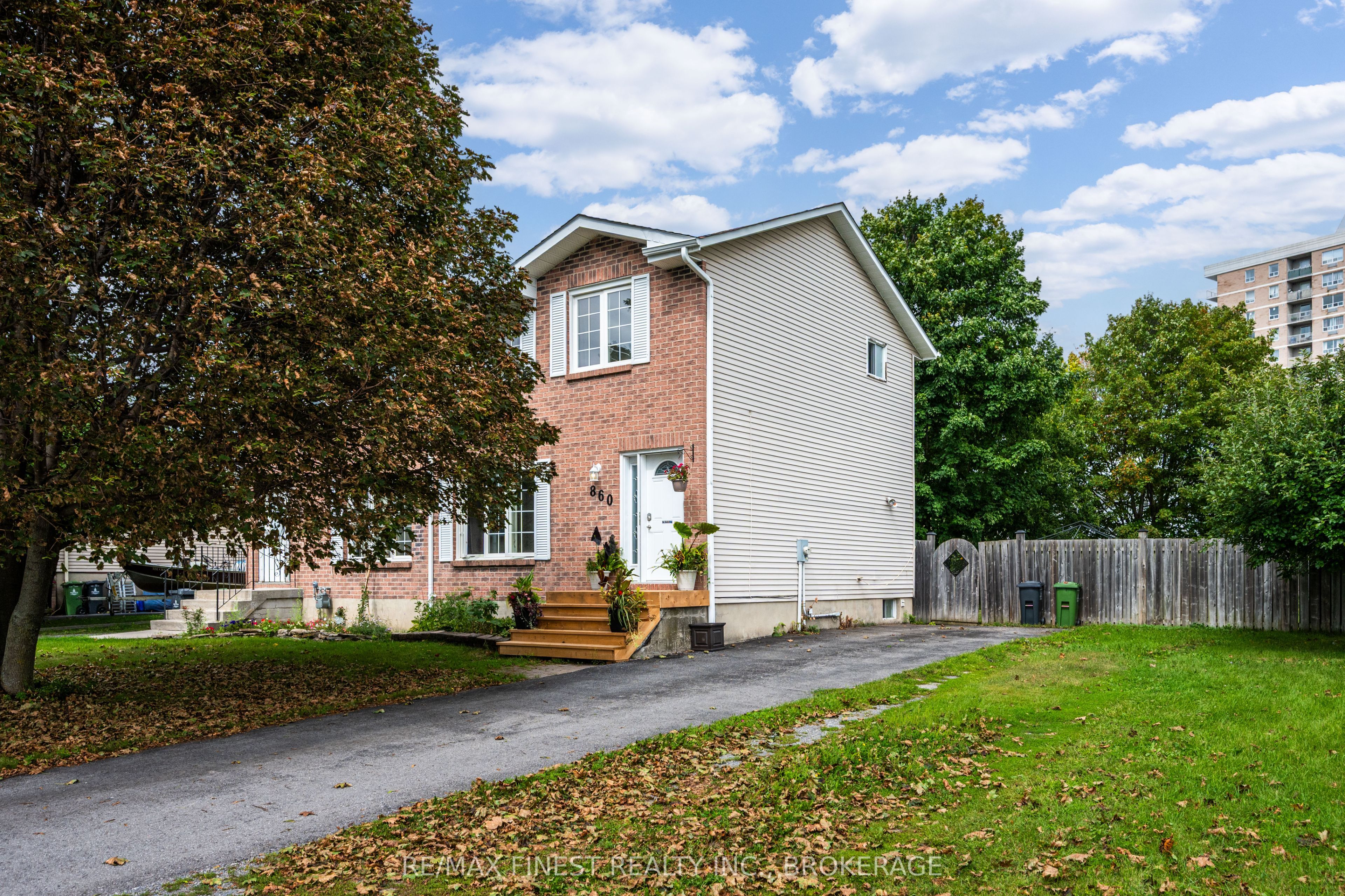 860 Beaconhill Court, Kingston, ON K7P 2A8