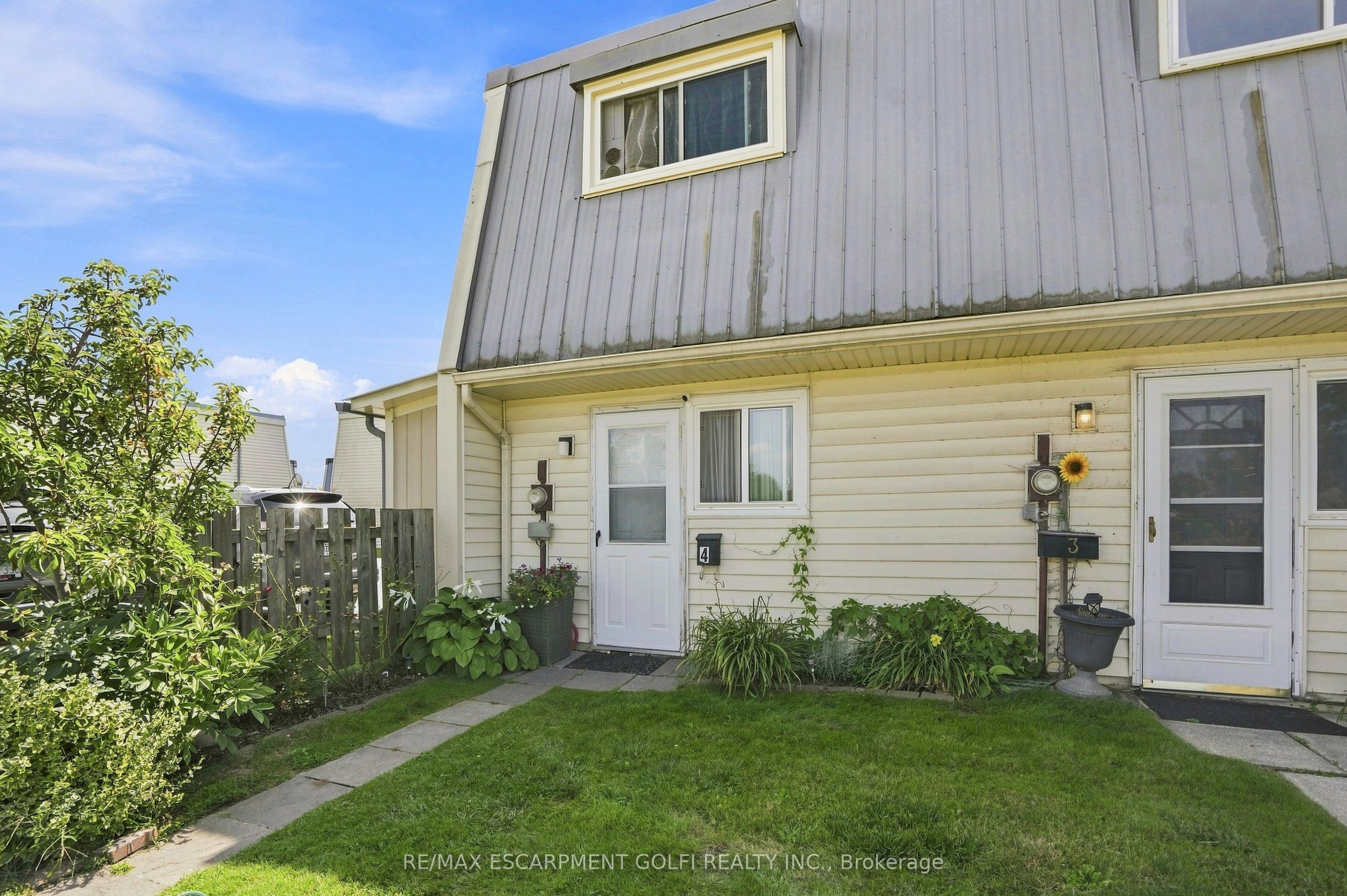 8646 Willoughby Drive 4, Niagara Falls, ON L2G 6X7 photo 2