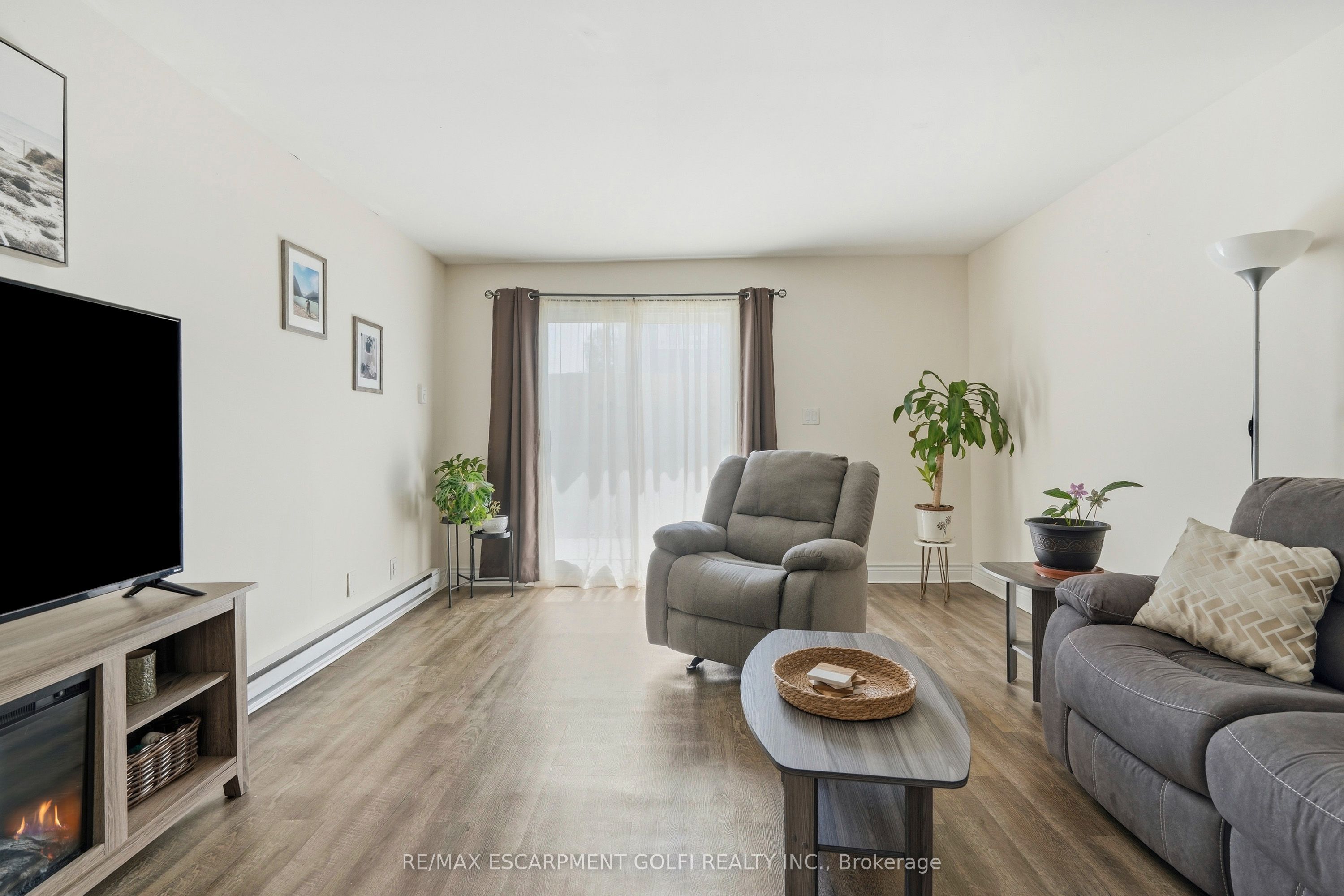 8646 Willoughby Drive 4, Niagara Falls, ON L2G 6X7 photo 5