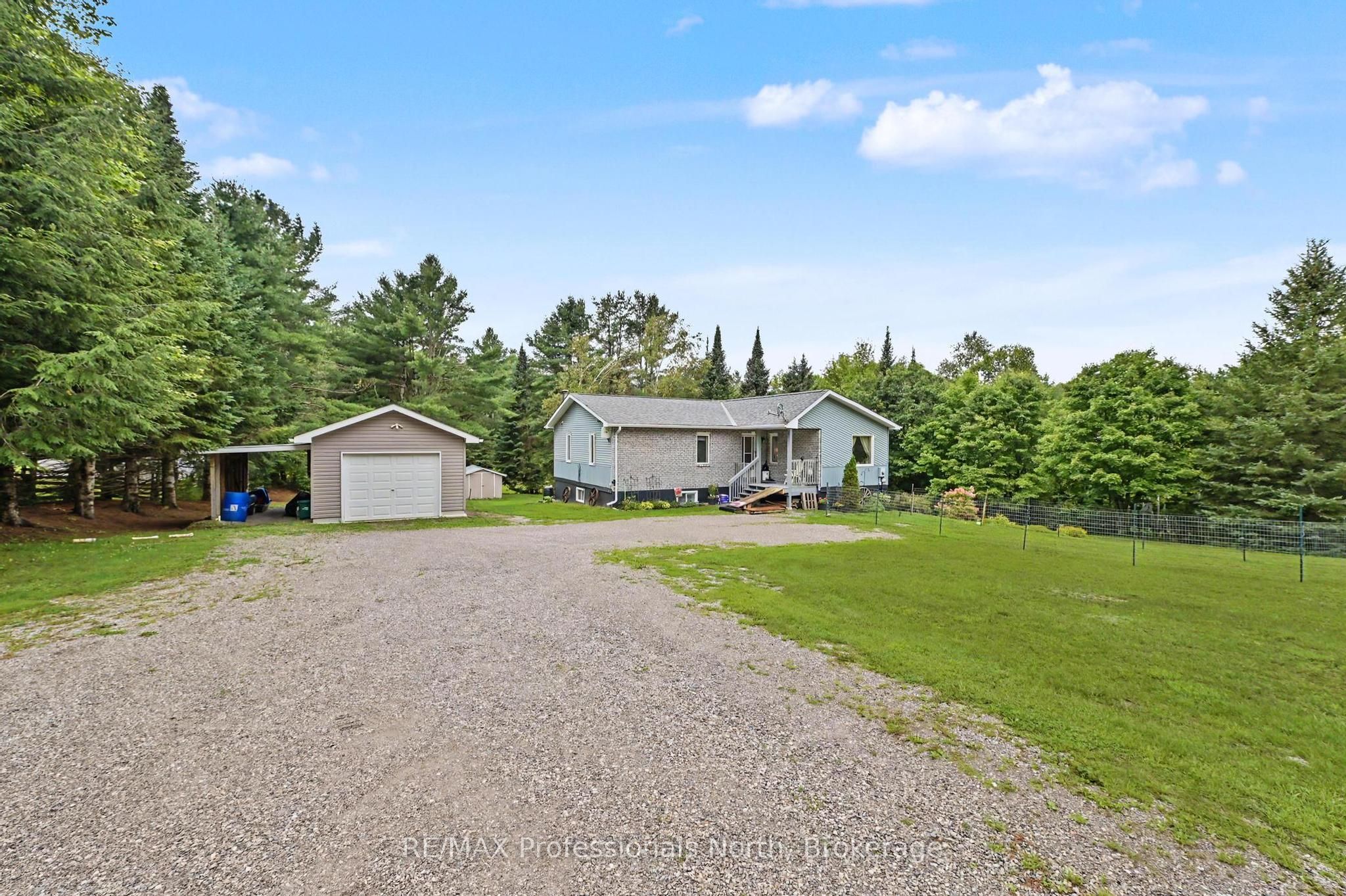 1297 Hunter Creek Road, Minden Hills, ON K0M 2K0 photo 2