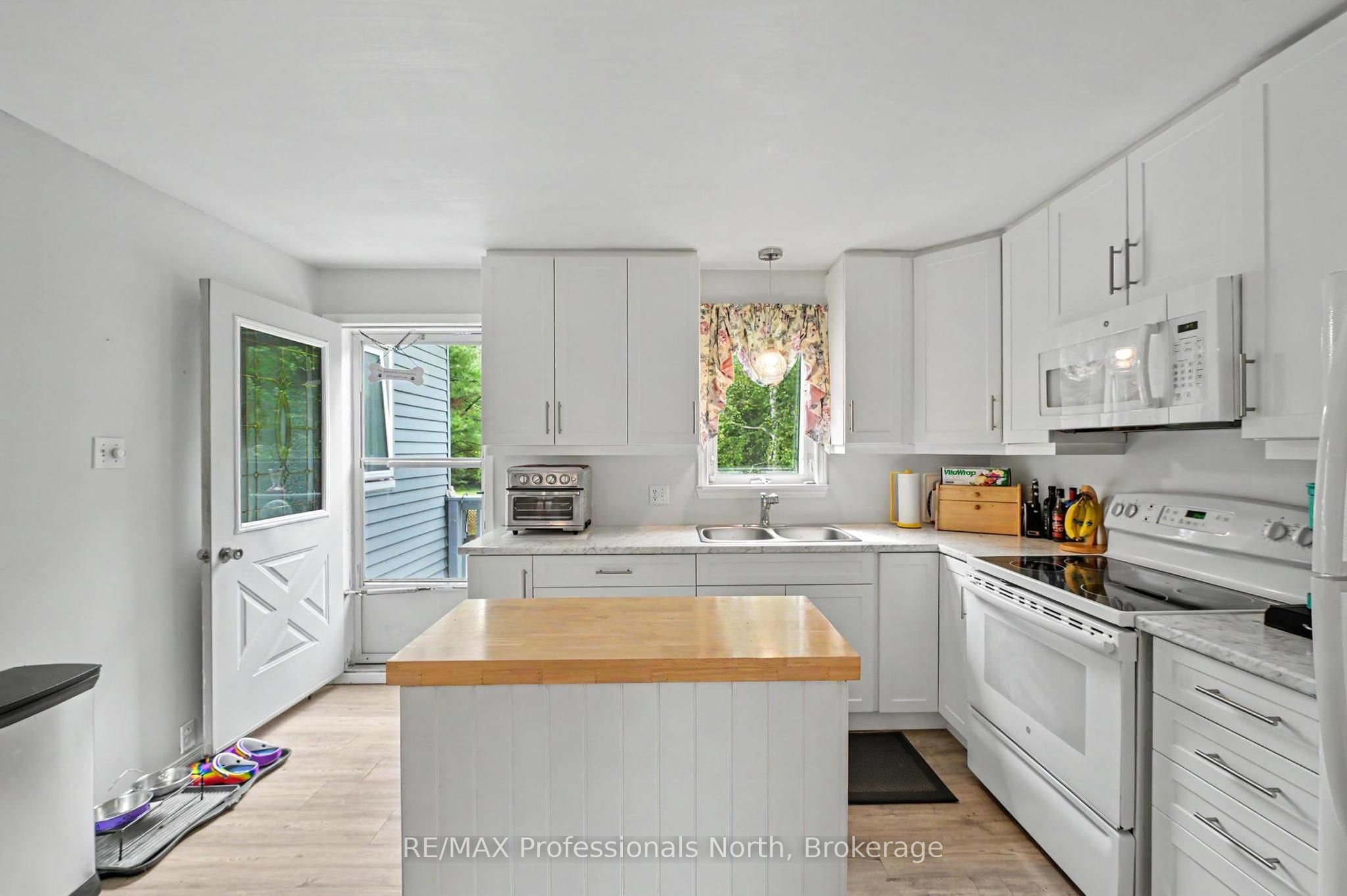 1297 Hunter Creek Road, Minden Hills, ON K0M 2K0 photo 4
