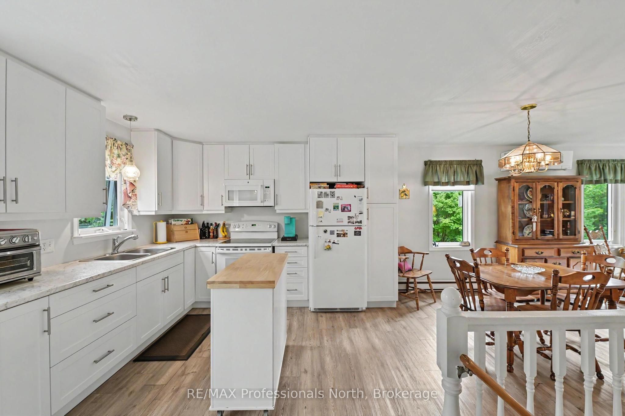 1297 Hunter Creek Road, Minden Hills, ON K0M 2K0 photo 5
