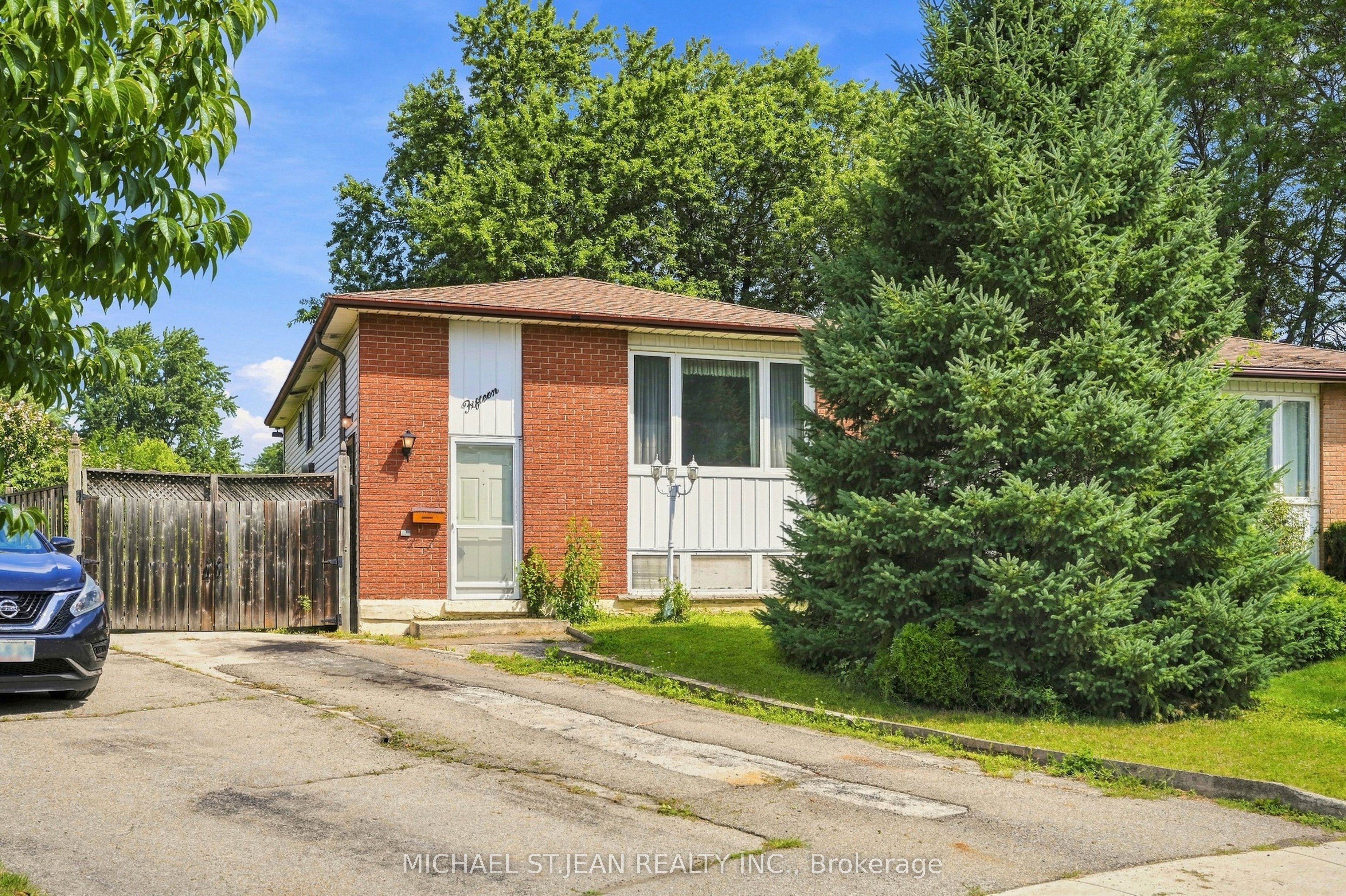 15 Duncairn Court, Hamilton, ON L9C 6G2 photo 3