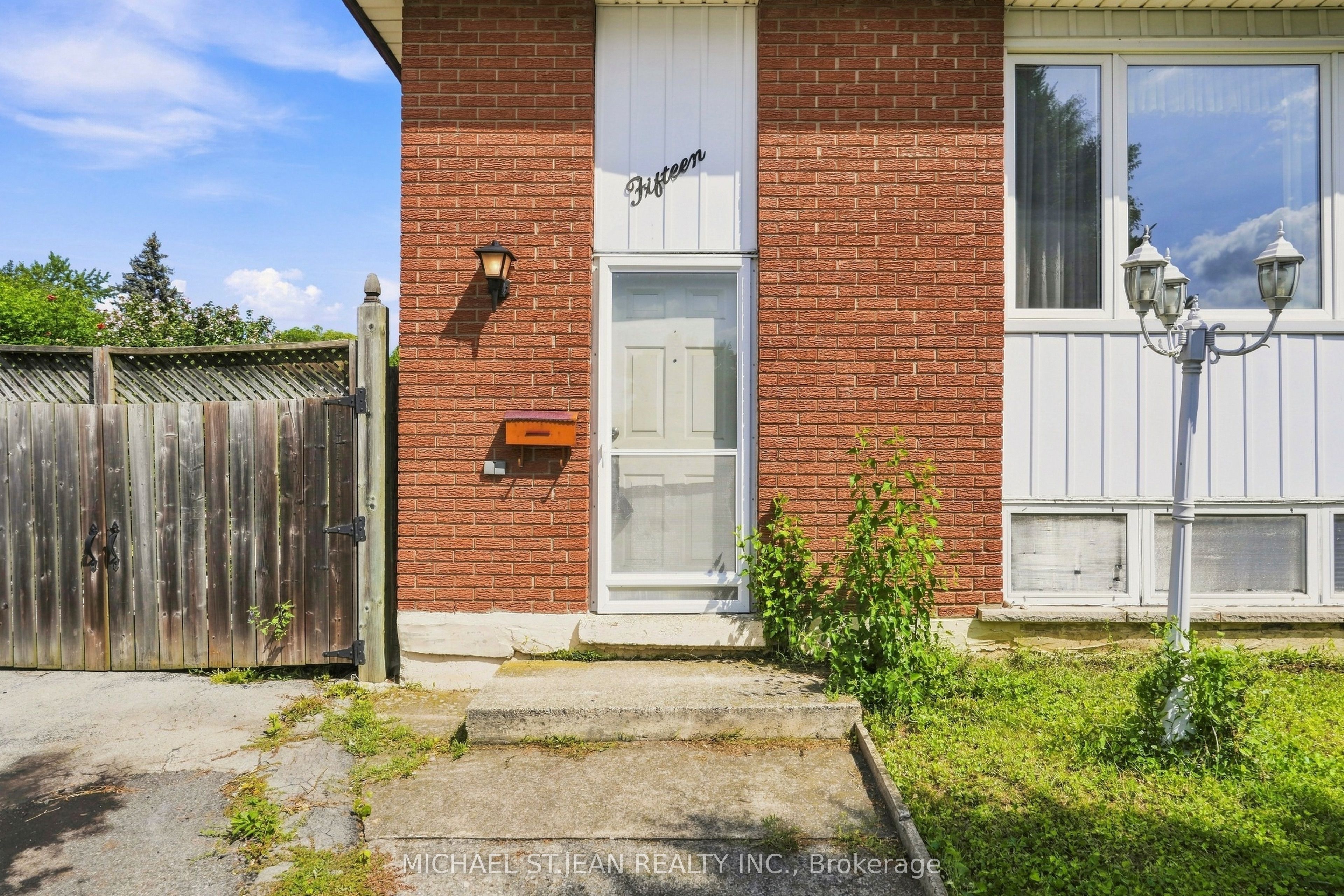 15 Duncairn Court, Hamilton, ON L9C 6G2 photo 5