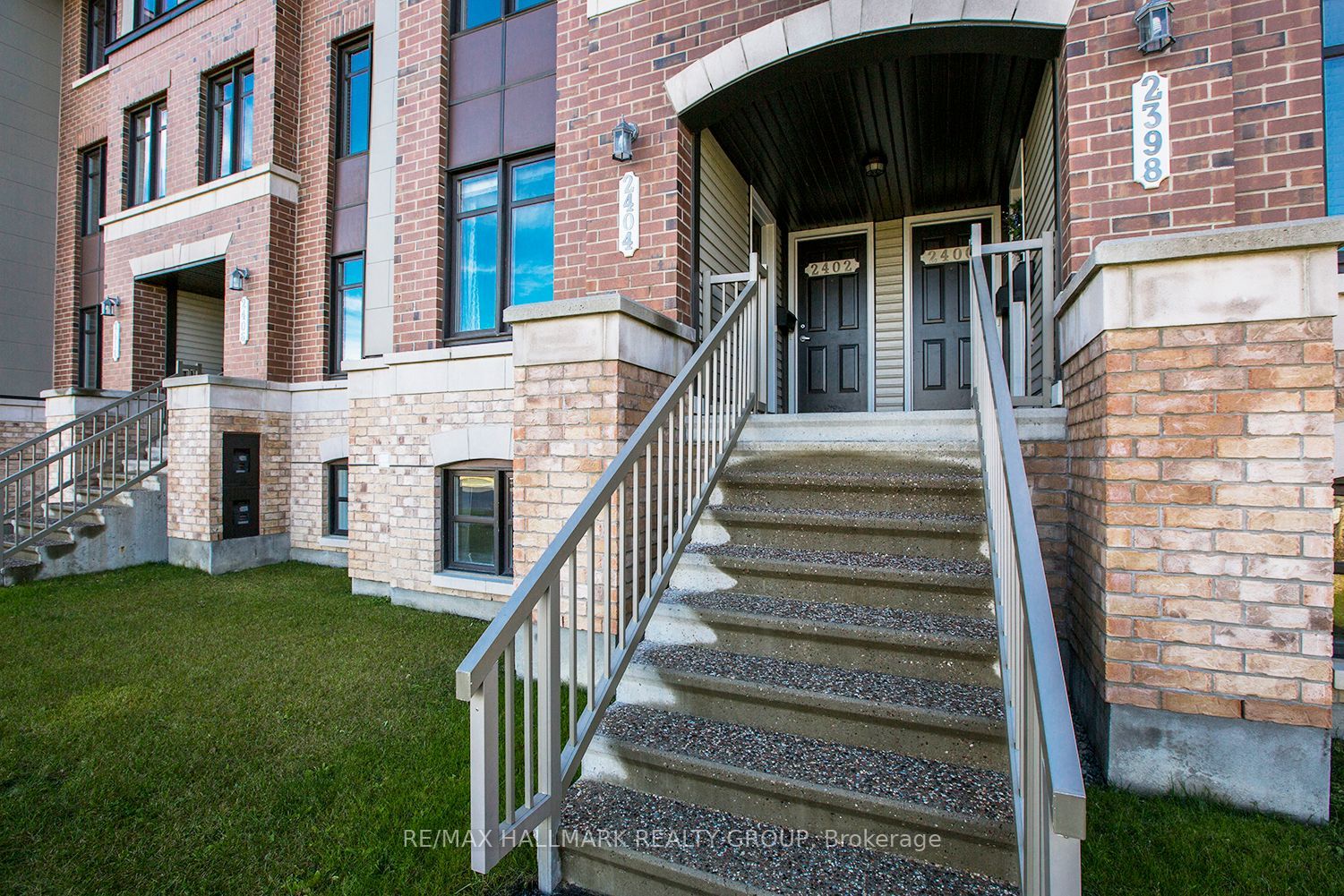 2404 Esprit Drive, Orleans - Cumberland and Area, ON K4A 0R2 photo 3