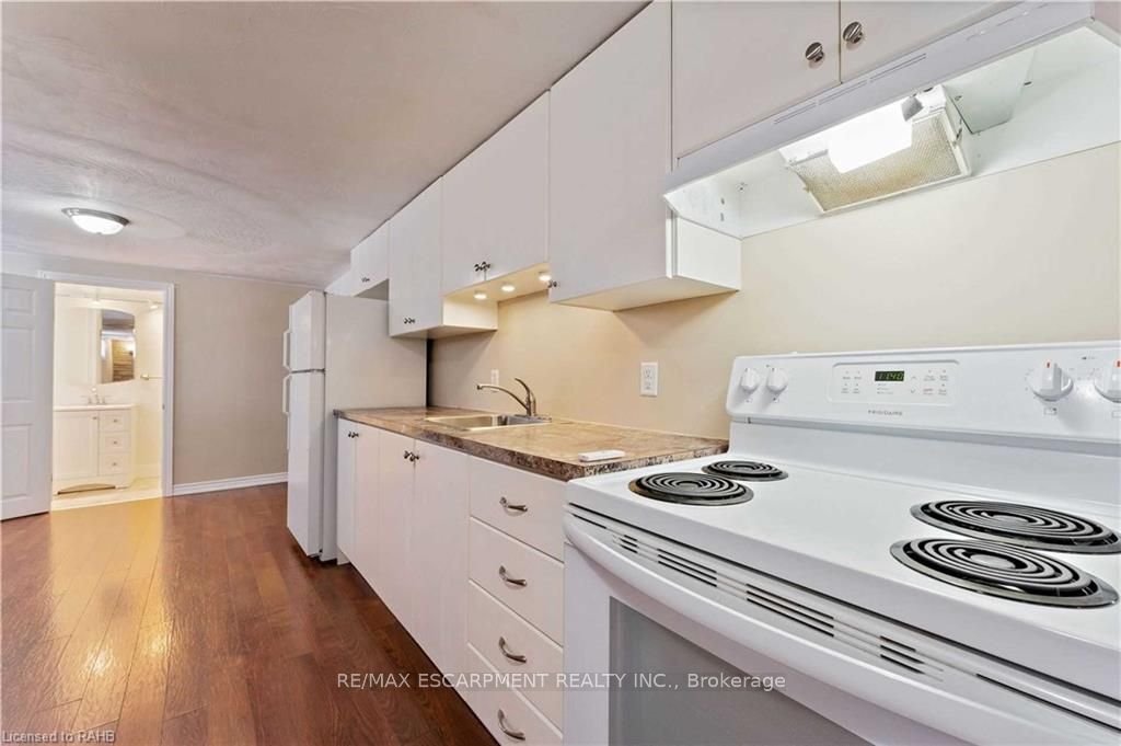 864 Upper Ottawa Street Basement, Hamilton, ON L8T 3V5 photo 5