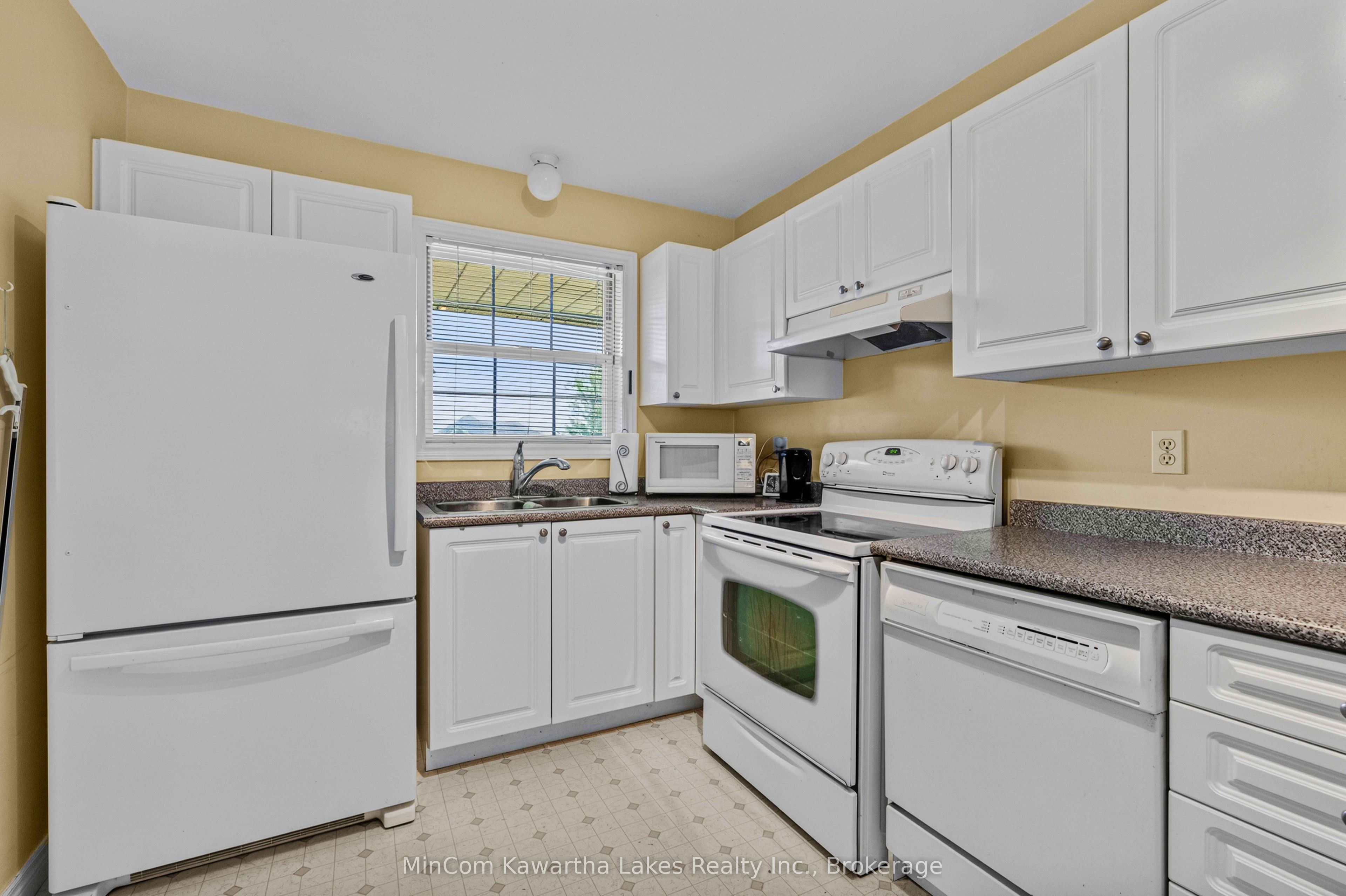 1069 SILVERDALE Road, Peterborough, ON K9J 7W5 photo 5