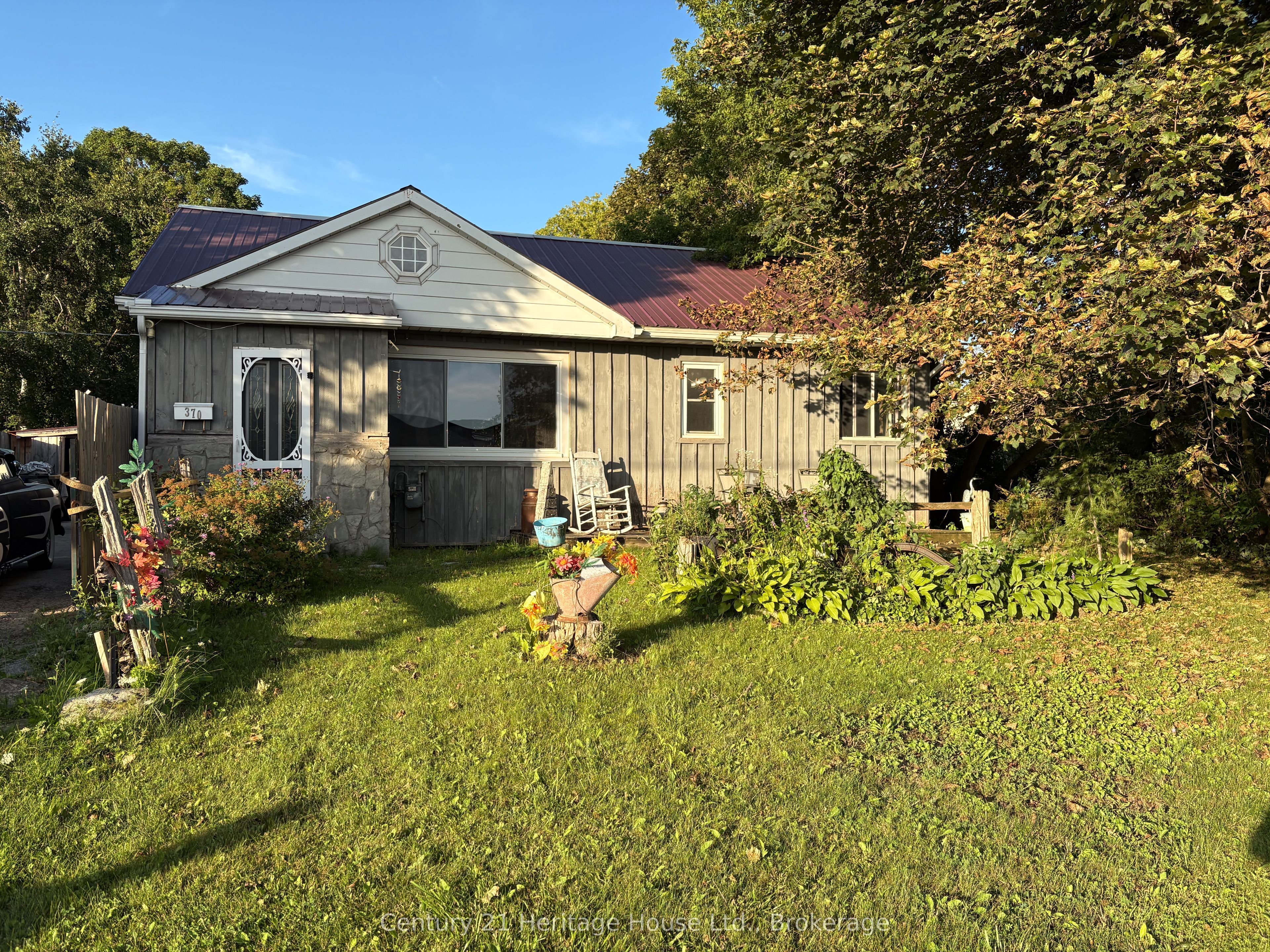 370 Foster Street, Wellington North, ON N0G 2L1 photo 2