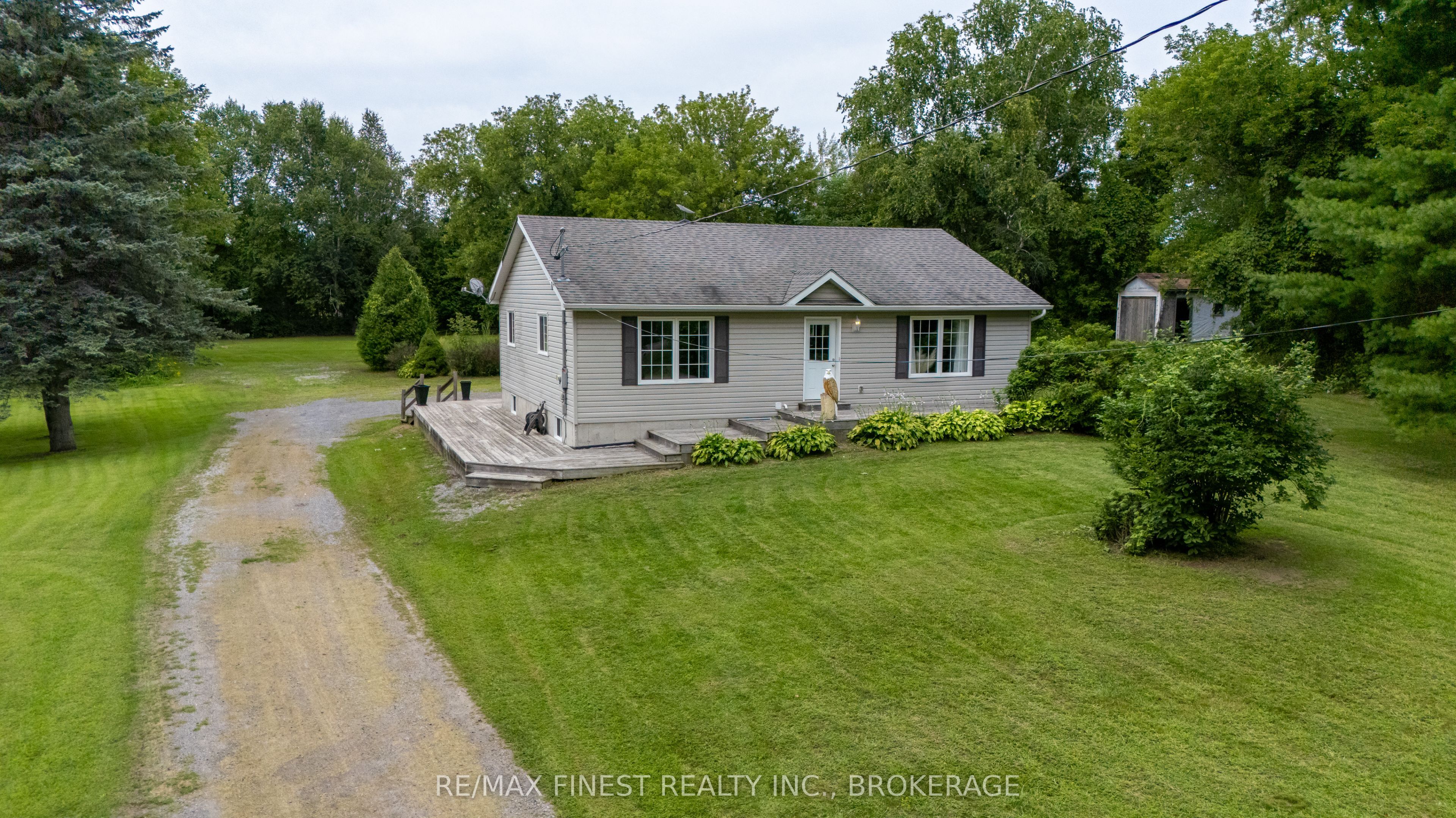 695 Westport Road, Frontenac, ON K0H 1T0 photo 2
