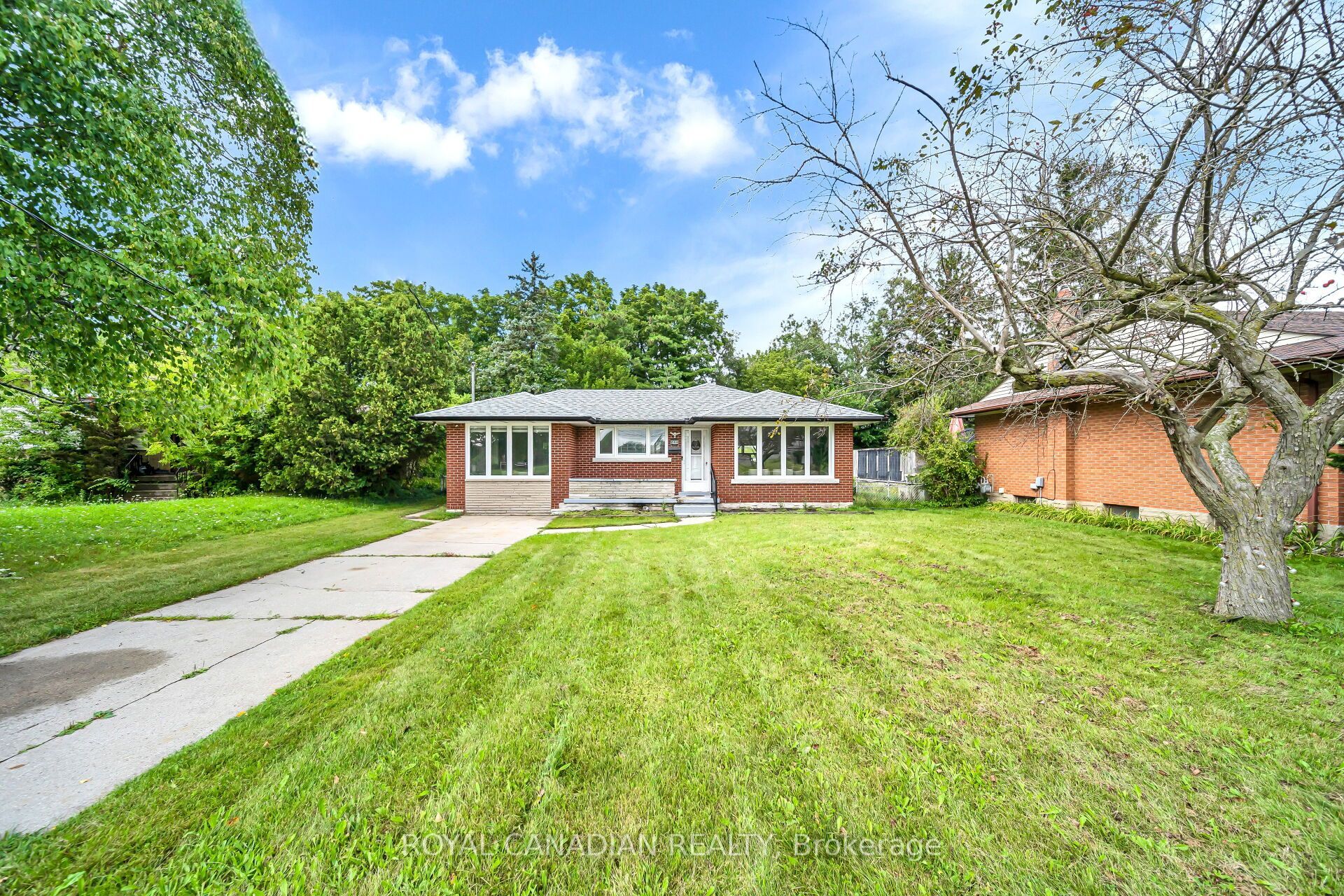 284 Cedar Crescent, Cambridge, ON N1S 1X1 photo 2