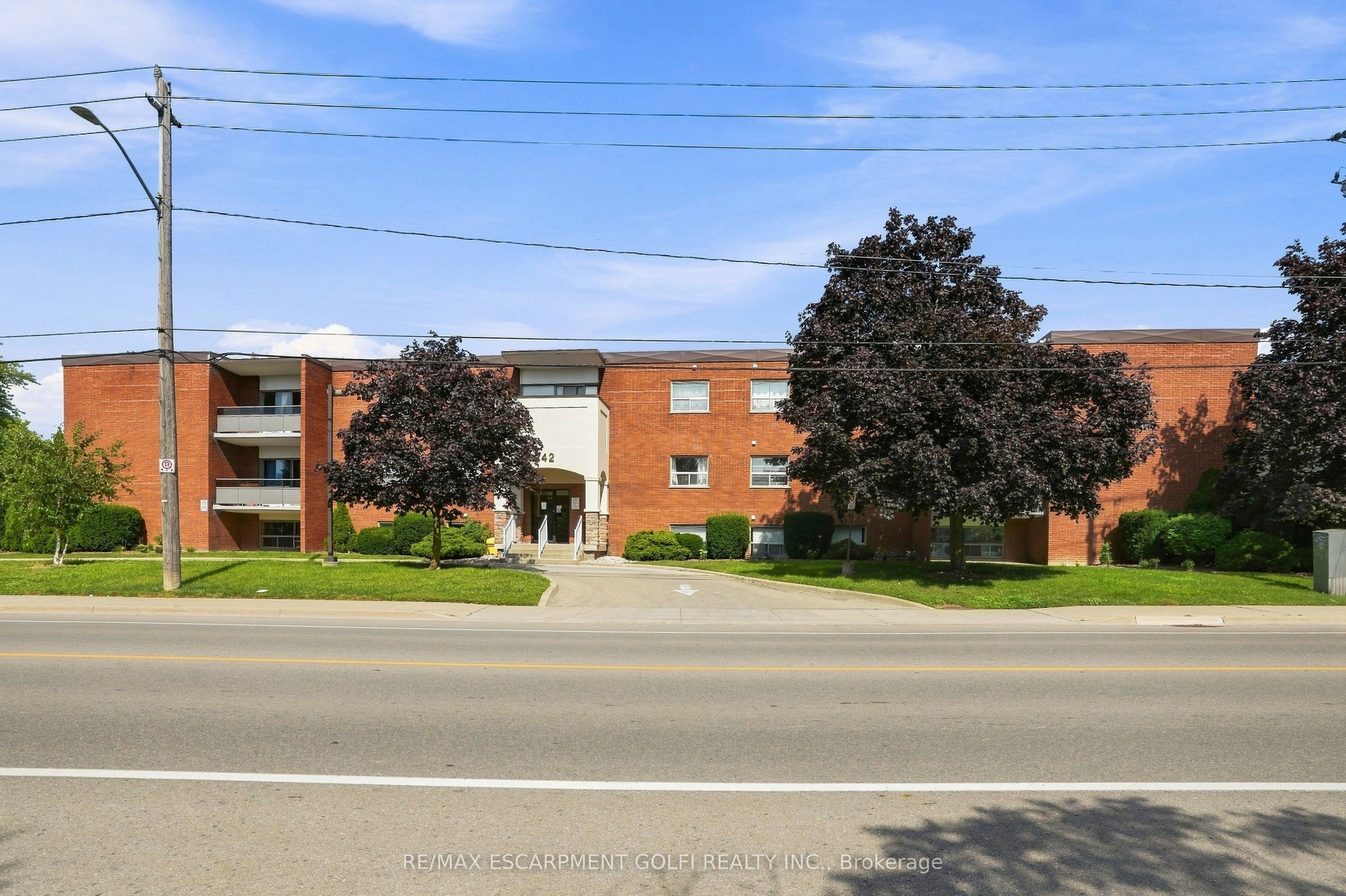 242 Oakdale Avenue 101, St. Catharines, ON L2P 3K5 photo 2