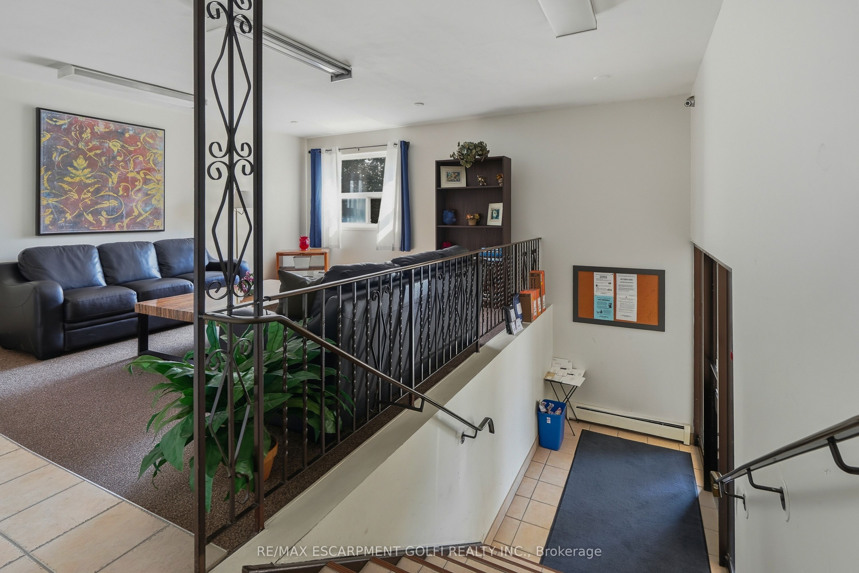 242 Oakdale Avenue 101, St. Catharines, ON L2P 3K5 photo 3