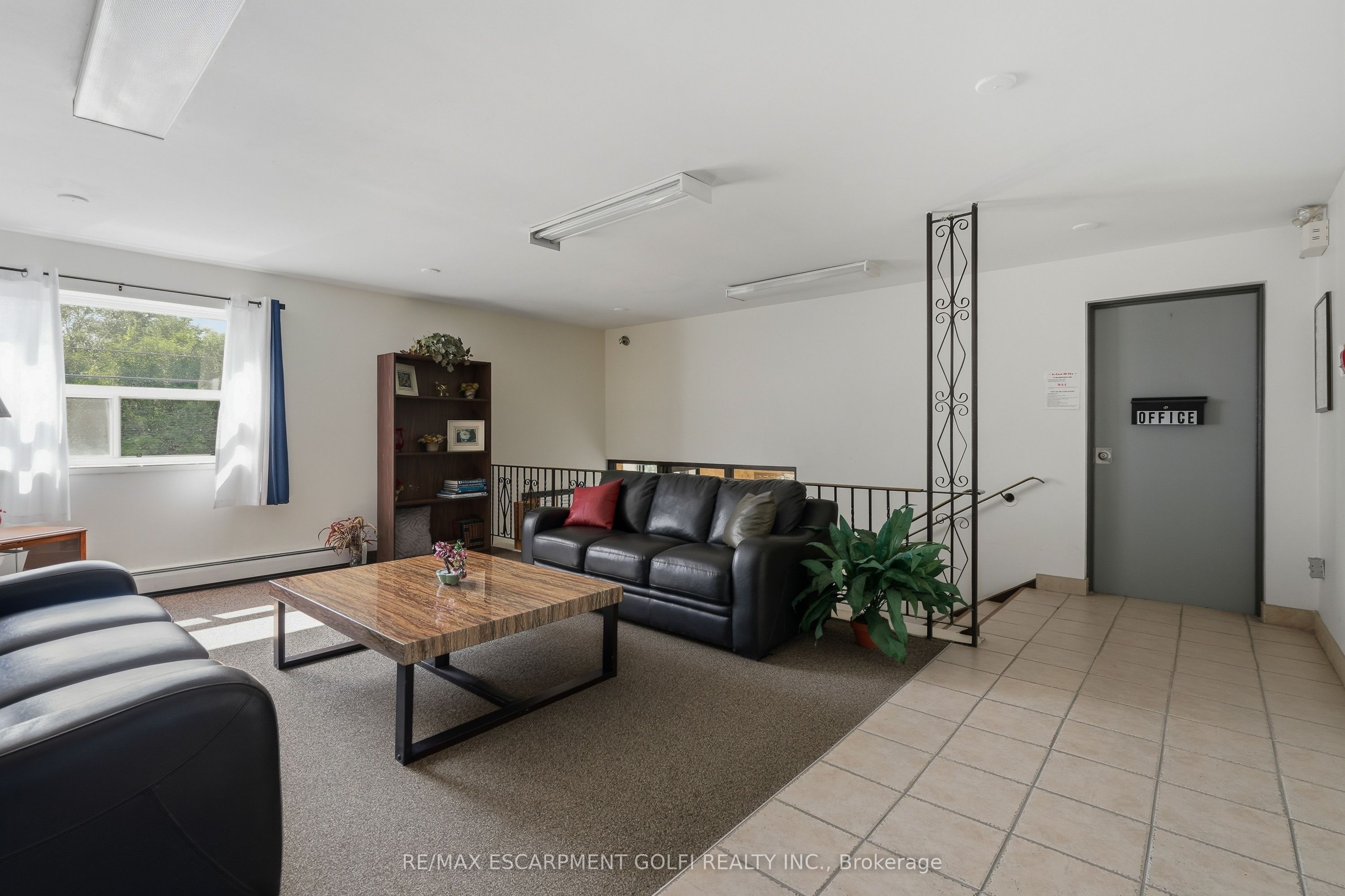 242 Oakdale Avenue 101, St. Catharines, ON L2P 3K5 photo 4
