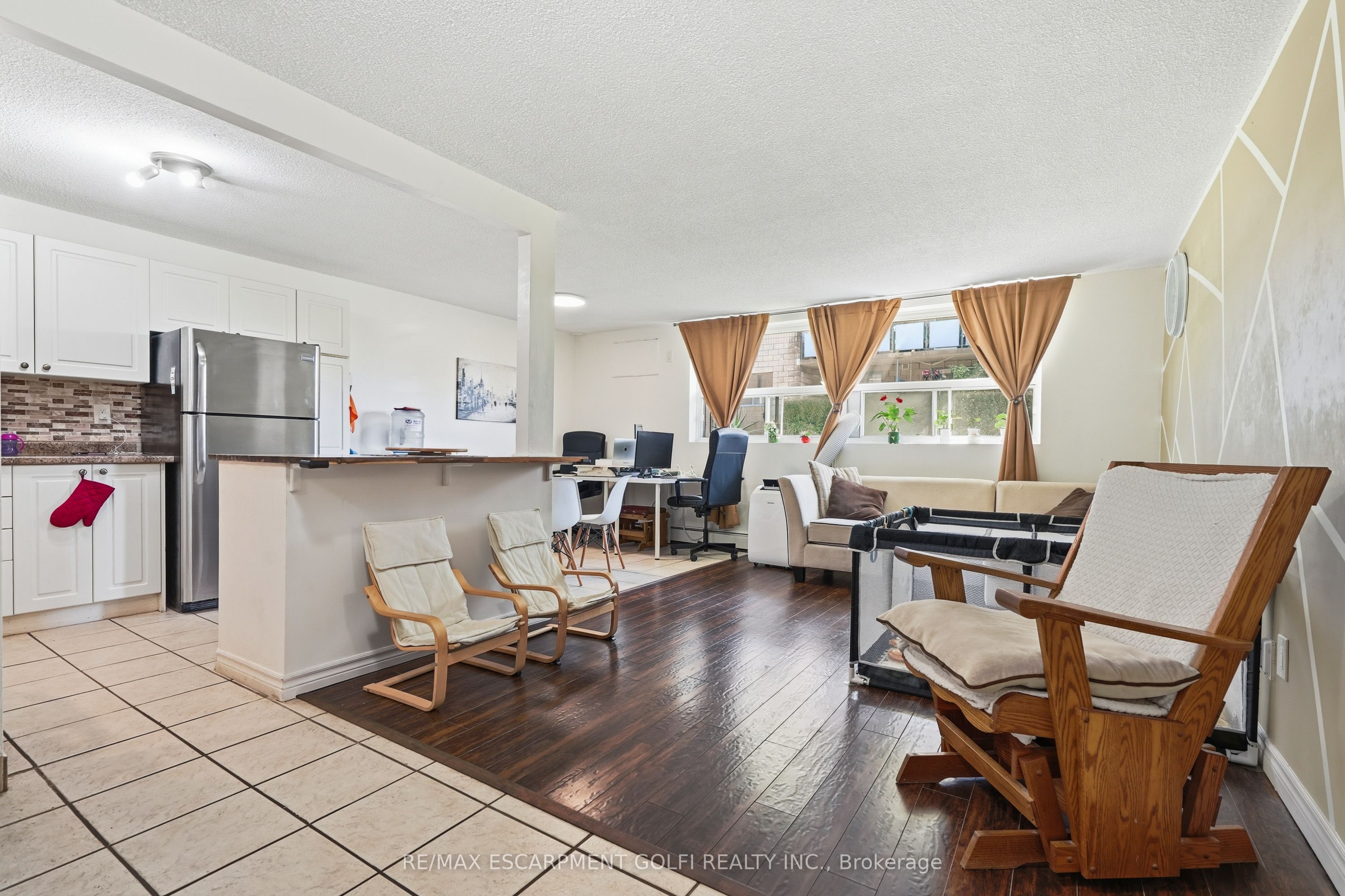 242 Oakdale Avenue 101, St. Catharines, ON L2P 3K5 photo 5