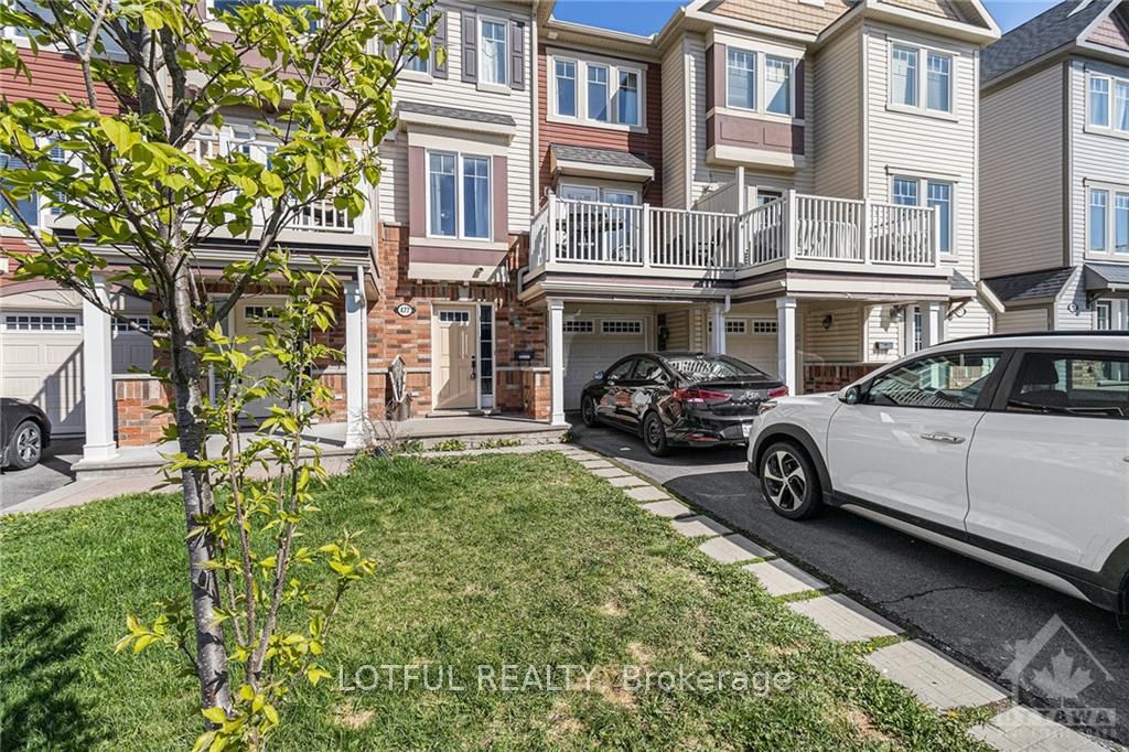 477 MEADOWHAWK Crescent, Barrhaven, ON K2J 5W7 photo 3