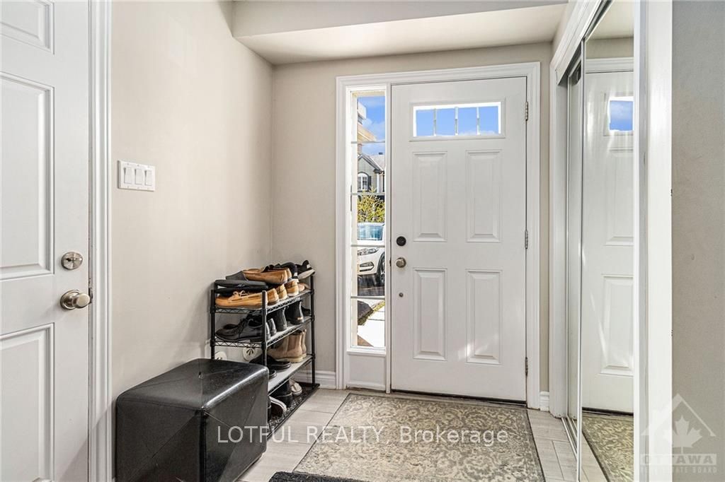 477 MEADOWHAWK Crescent, Barrhaven, ON K2J 5W7 photo 4