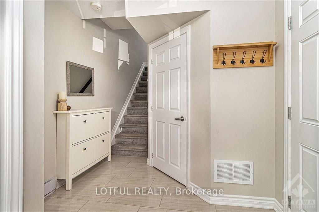 477 MEADOWHAWK Crescent, Barrhaven, ON K2J 5W7 photo 5