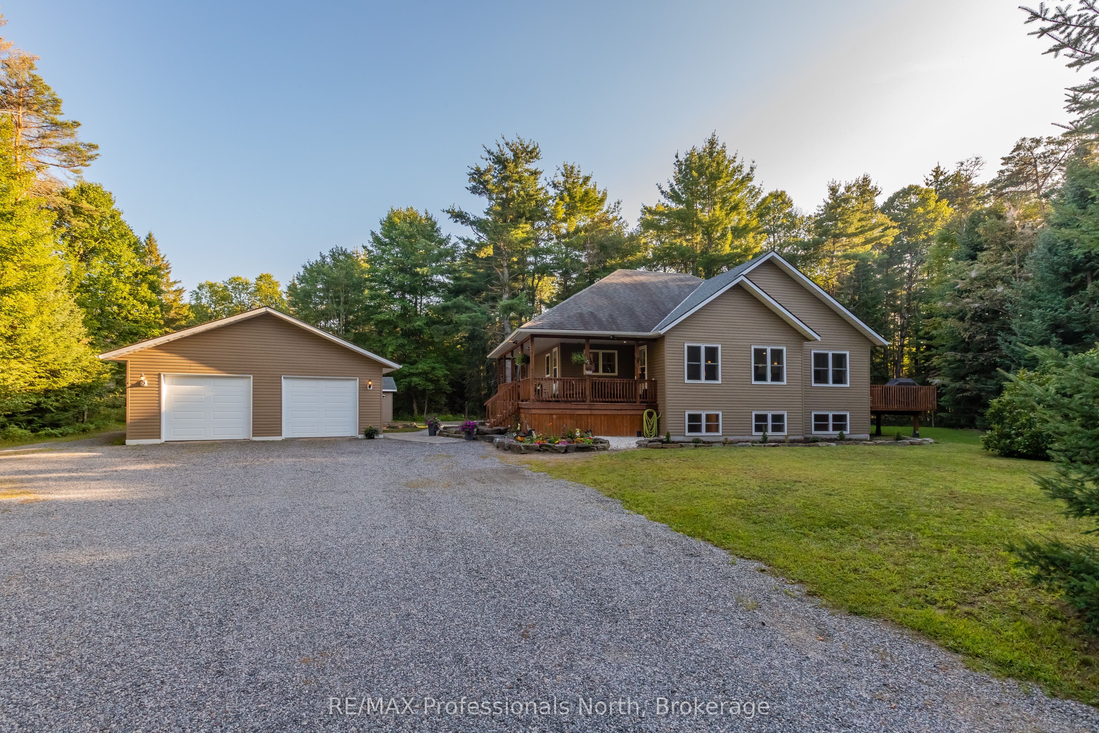 419 South Mary Lake Road, Huntsville, ON P0B 1L0 photo 3