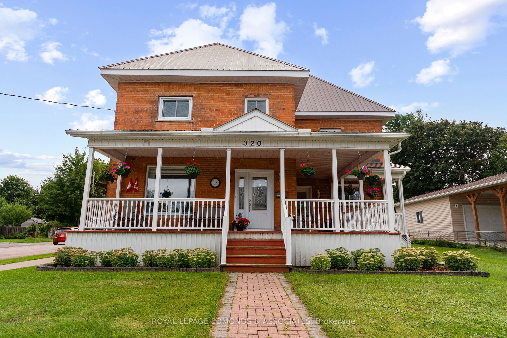320 Alfred Street, Pembroke, ON K8A 3A6 photo 2