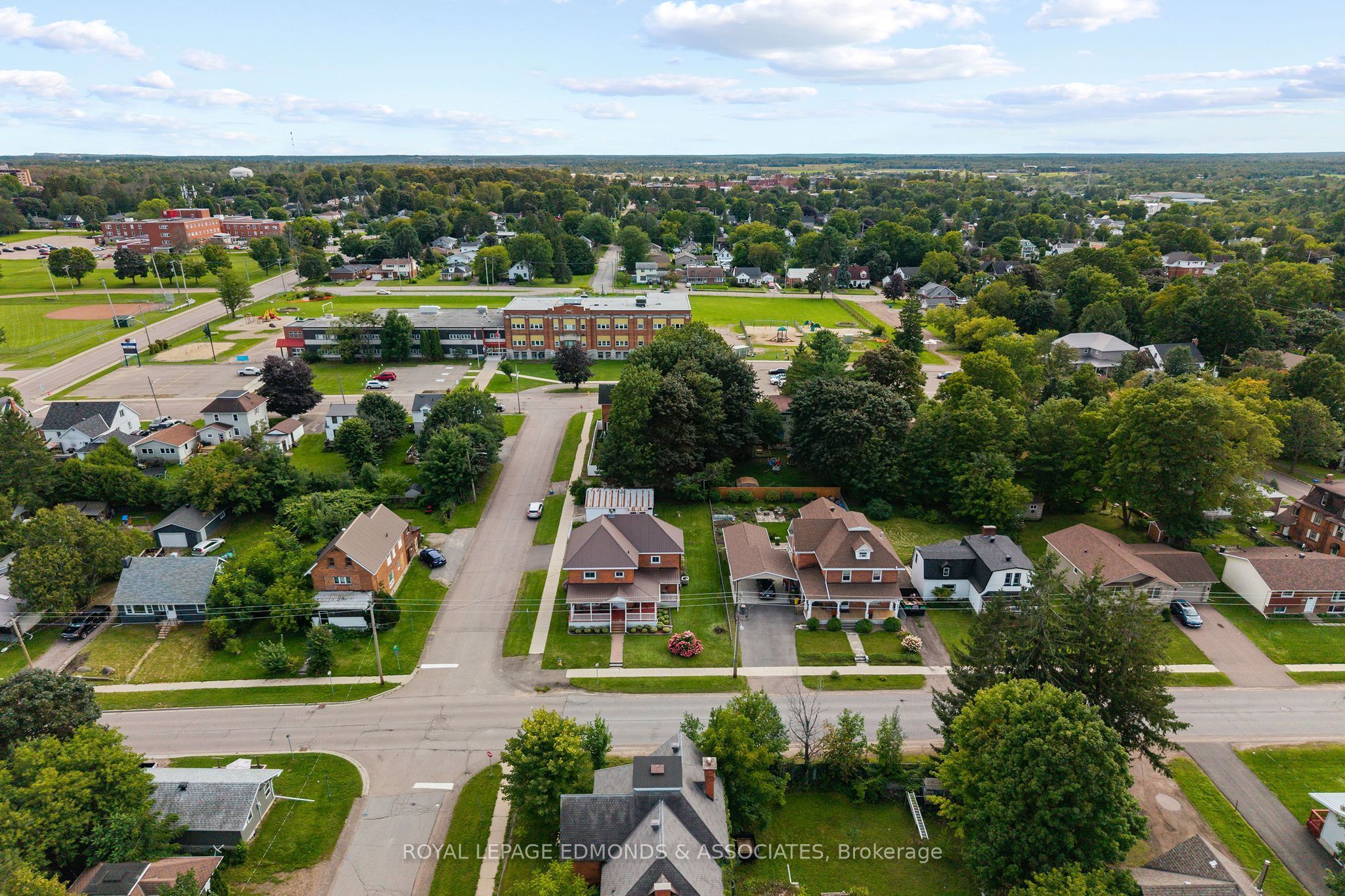 320 Alfred Street, Pembroke, ON K8A 3A6 photo 4