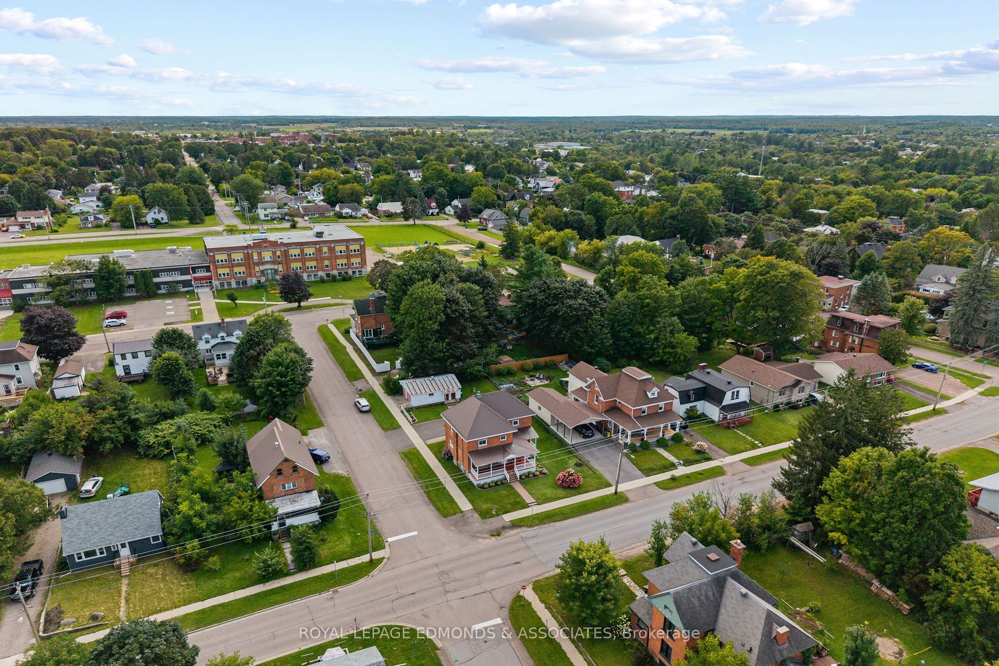 320 Alfred Street, Pembroke, ON K8A 3A6 photo 5