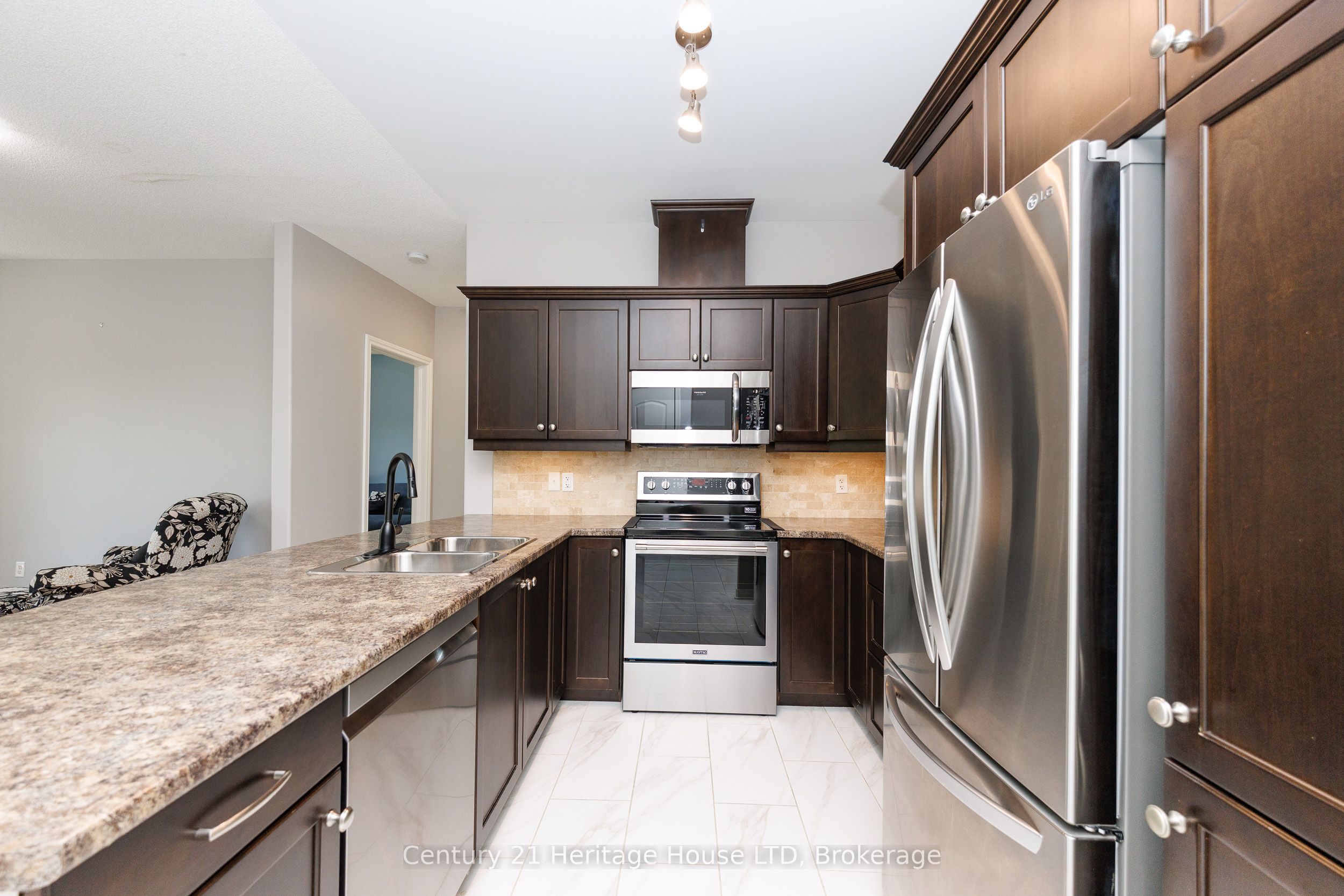 2799 St. Paul Avenue 311, Niagara Falls, ON L2J 2L3 photo 3