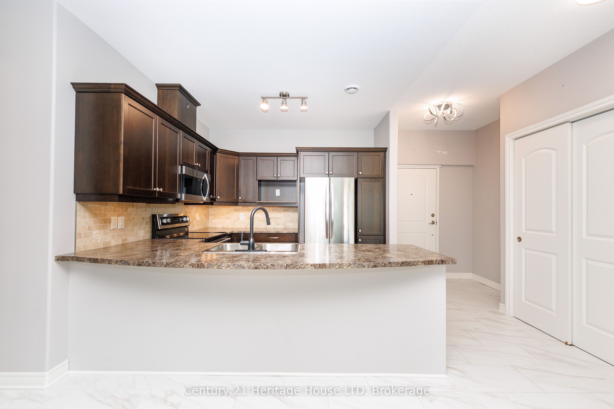 2799 St. Paul Avenue 311, Niagara Falls, ON L2J 2L3 photo 4