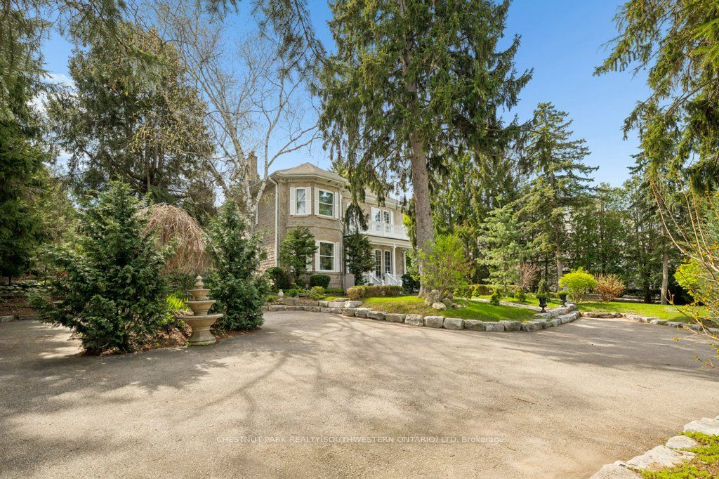 212 Queen Street E, Cambridge, ON N3C 2B4 photo 5