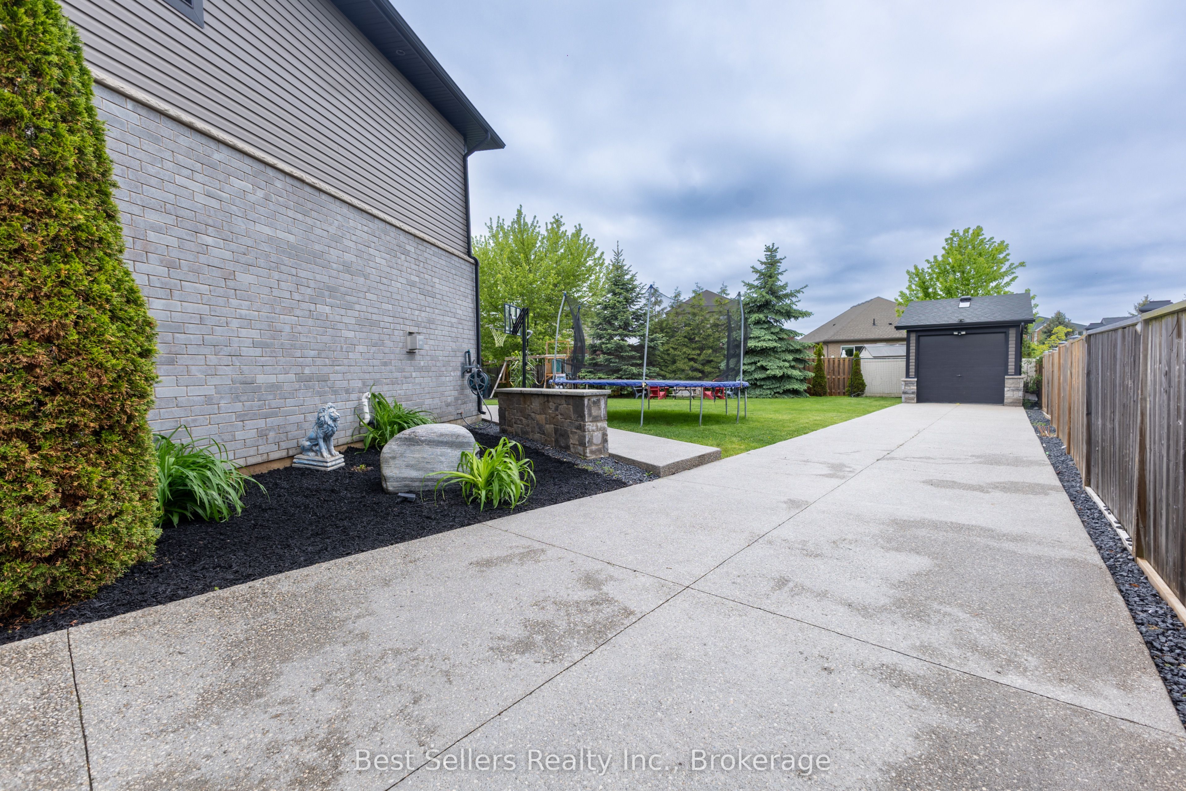 214 Cardinal Crescent, Welland, ON L3C 0B1 photo 4
