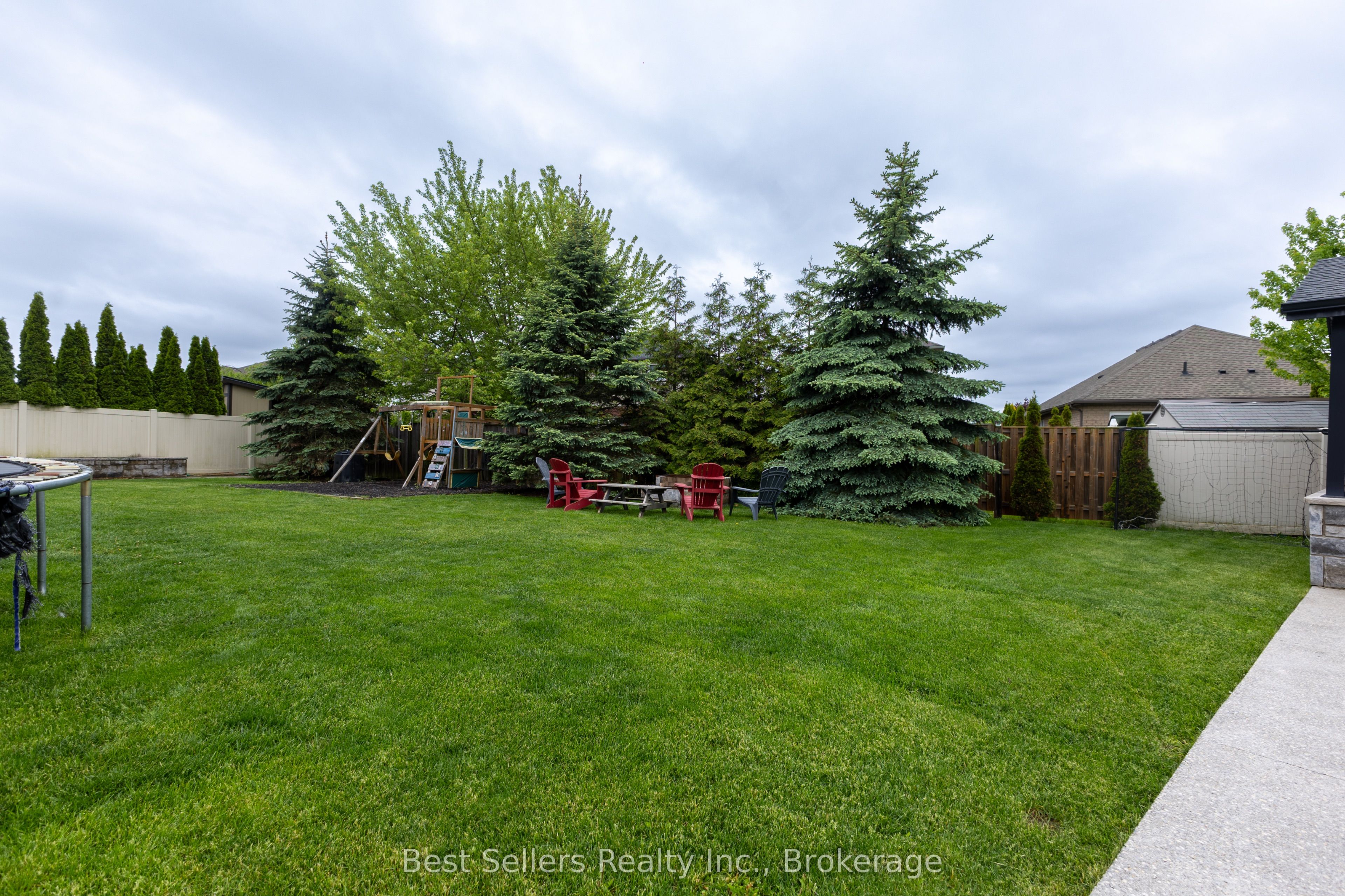 214 Cardinal Crescent, Welland, ON L3C 0B1 photo 5