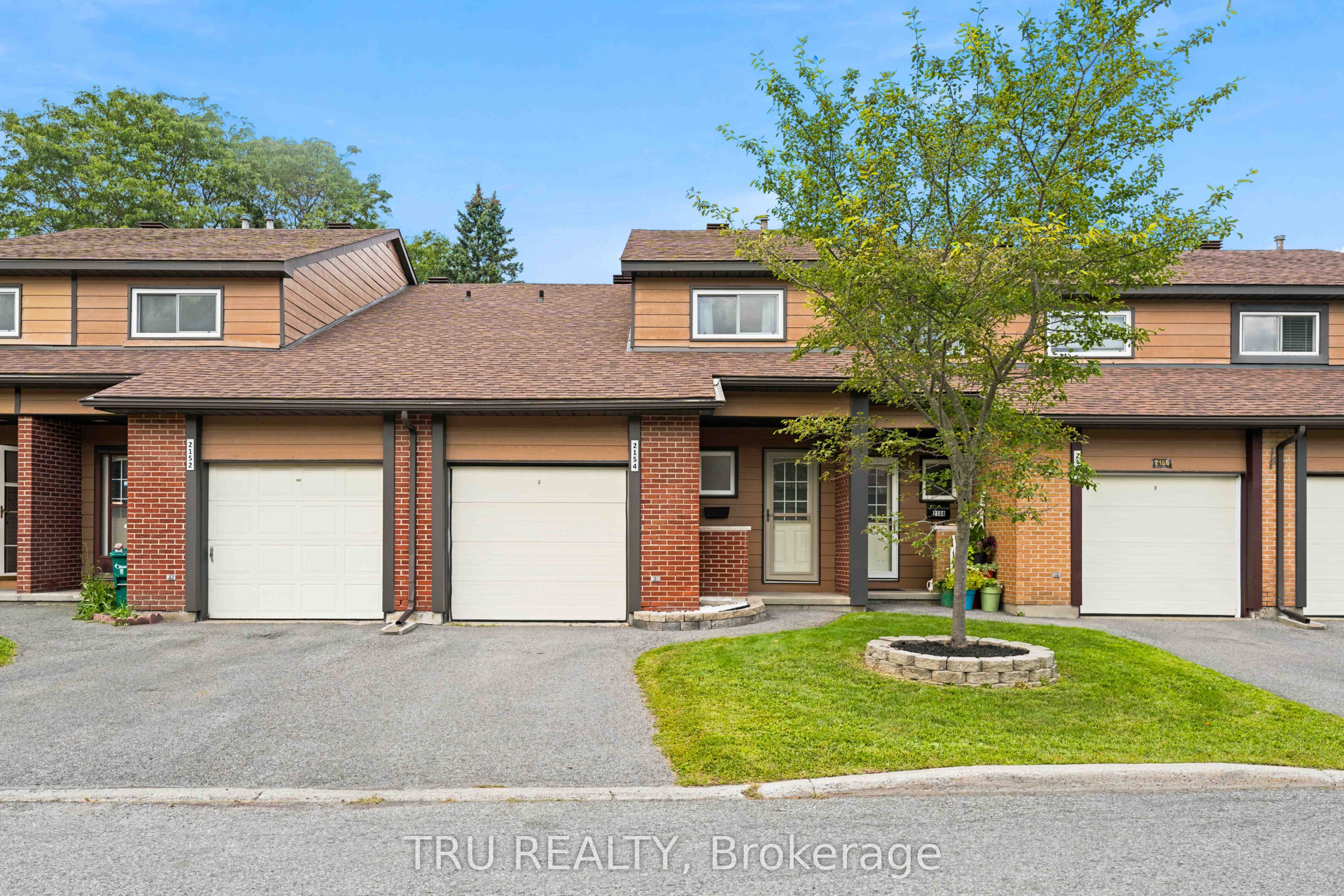 2154 Orient Park Drive, Blackburn Hamlet, ON K1B 4V9
