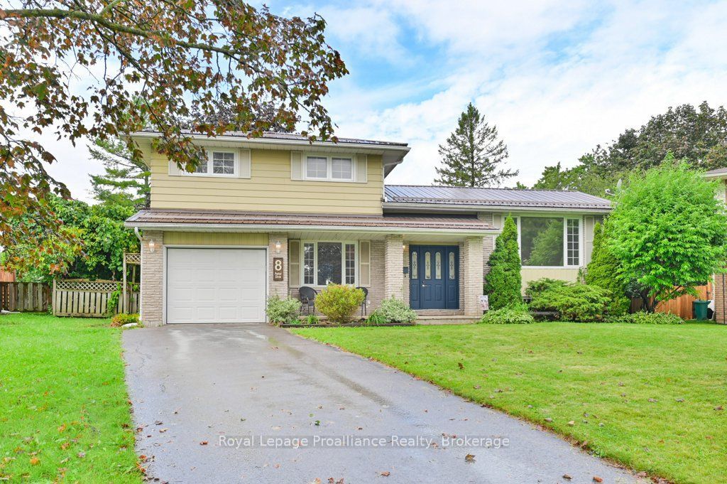 8 Panter Circle, Belleville, ON K8P 4S7 photo 2